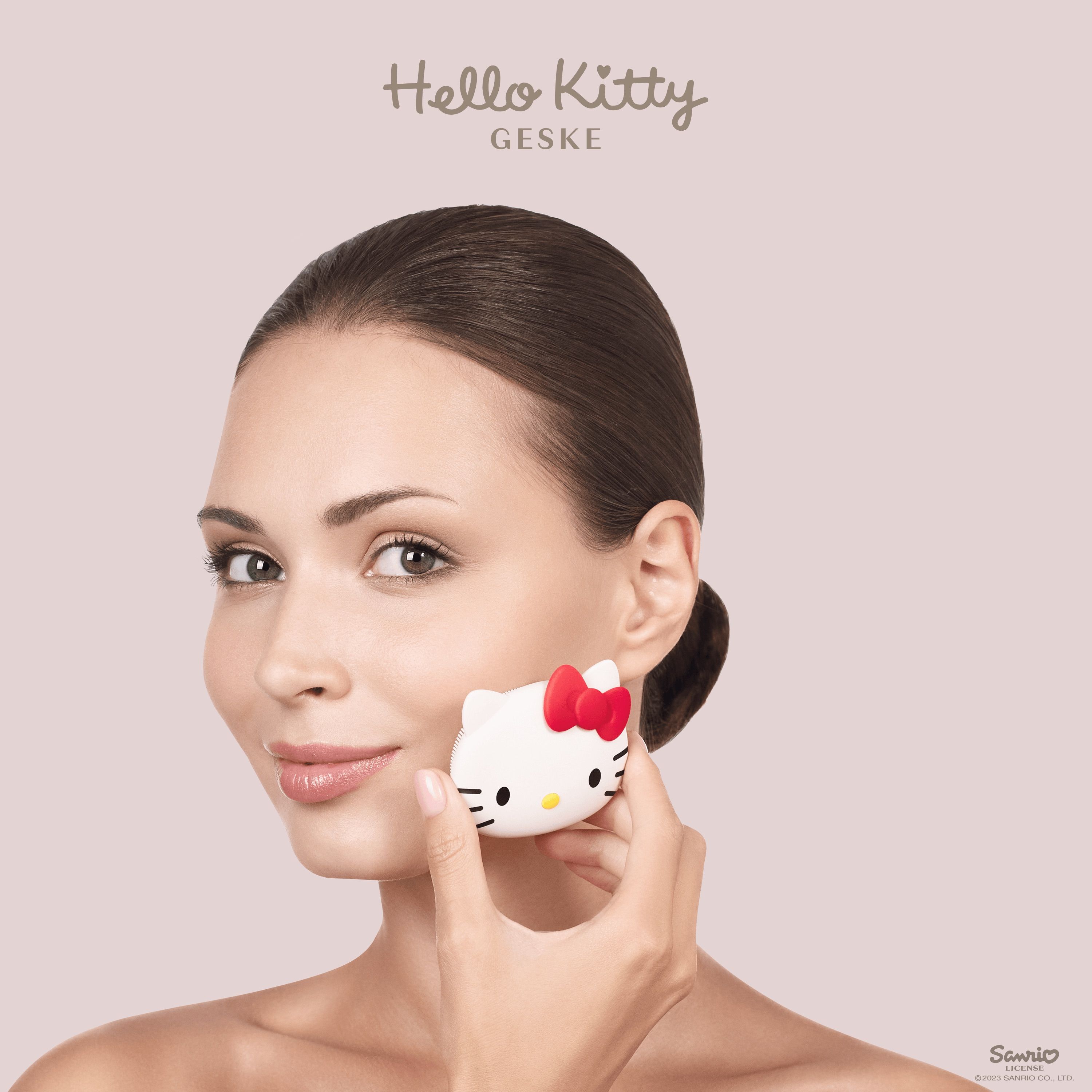 Щітка для обличчя GESKE Facial Brush З в 1 by Hello Kitty пудрова - фото 7