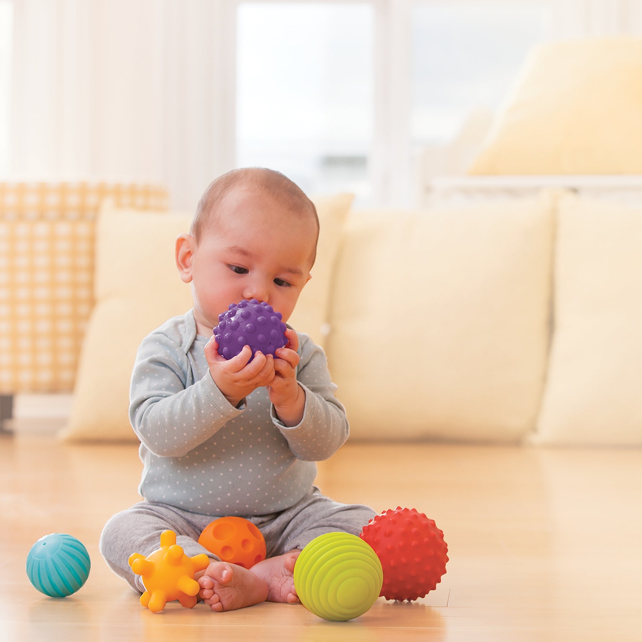 Мультисенсорный набор игрушек Infantino Balls, Blocks & Buddies Мячики, кубики и зверюшки (302021) - фото 5
