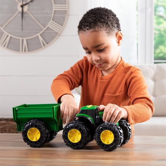 Машинка Трактор John Deere Kids Monster Treads с прицепом и большими колесами (47353) - фото 8