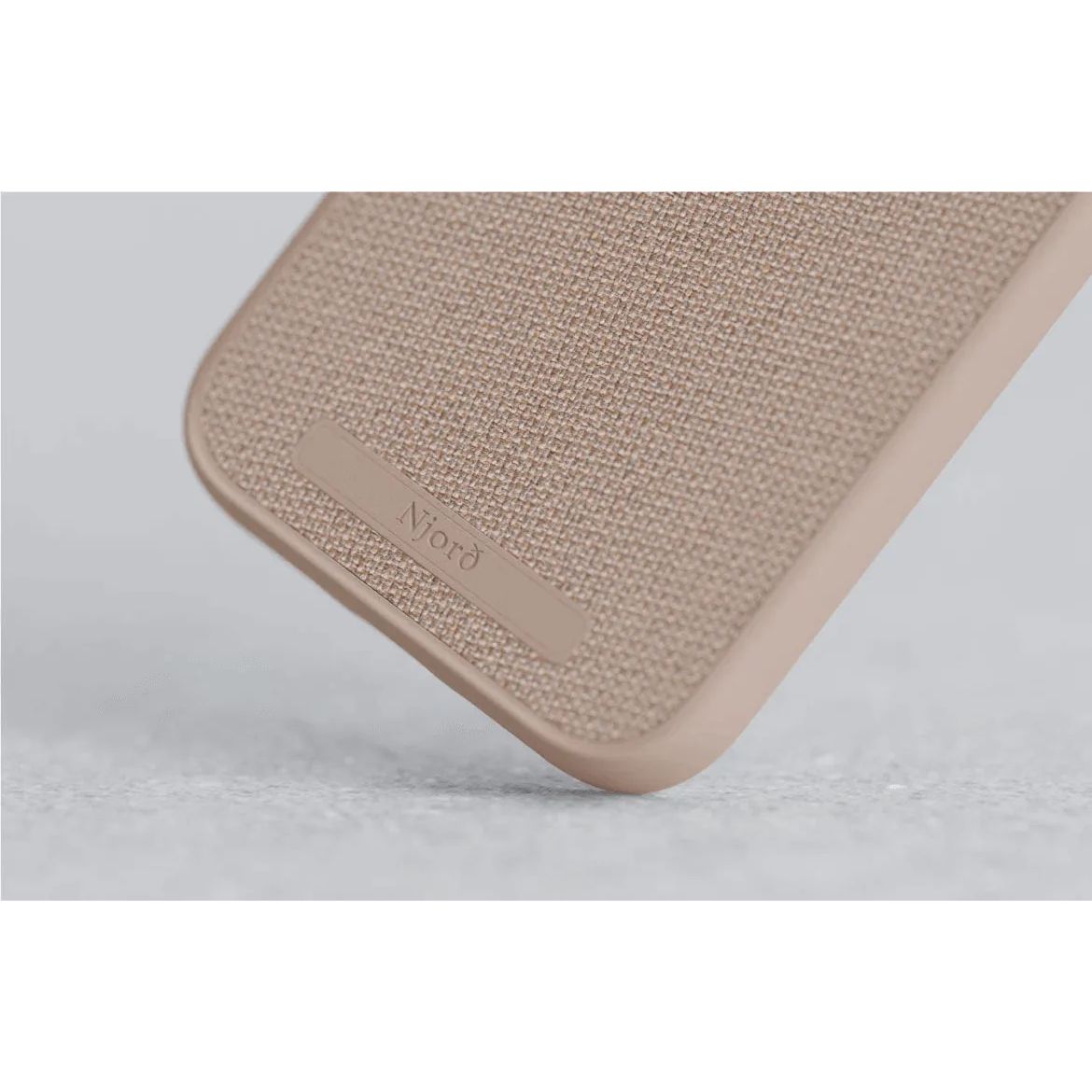 Чехол-накладка Njord Fabric MagSafe Case Pink Sand для iPhone 15 Plus - фото 6