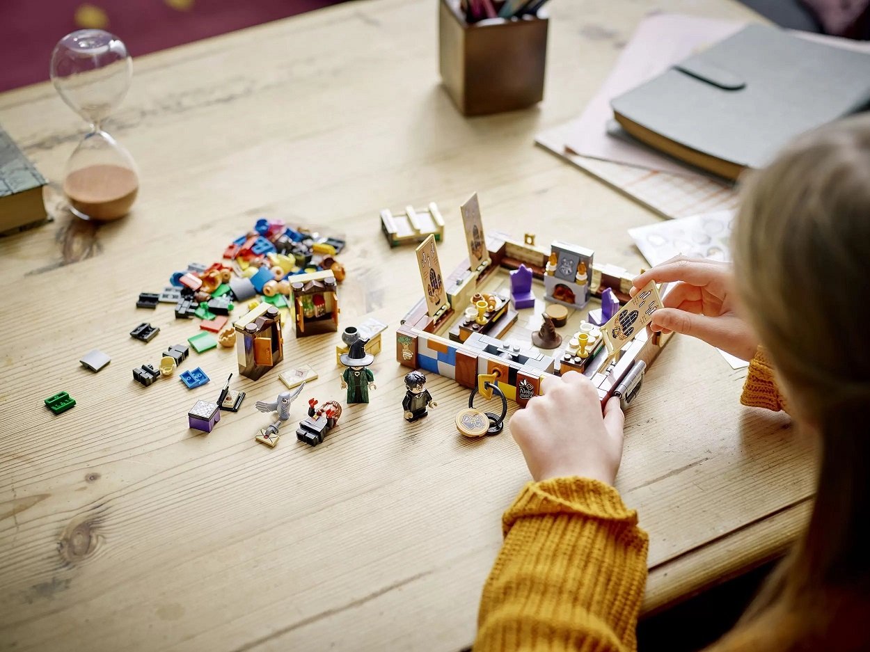 Конструктор LEGO Harry Potter Волшебный чемодан Хогвартса, 603 деталей (76399) - фото 12