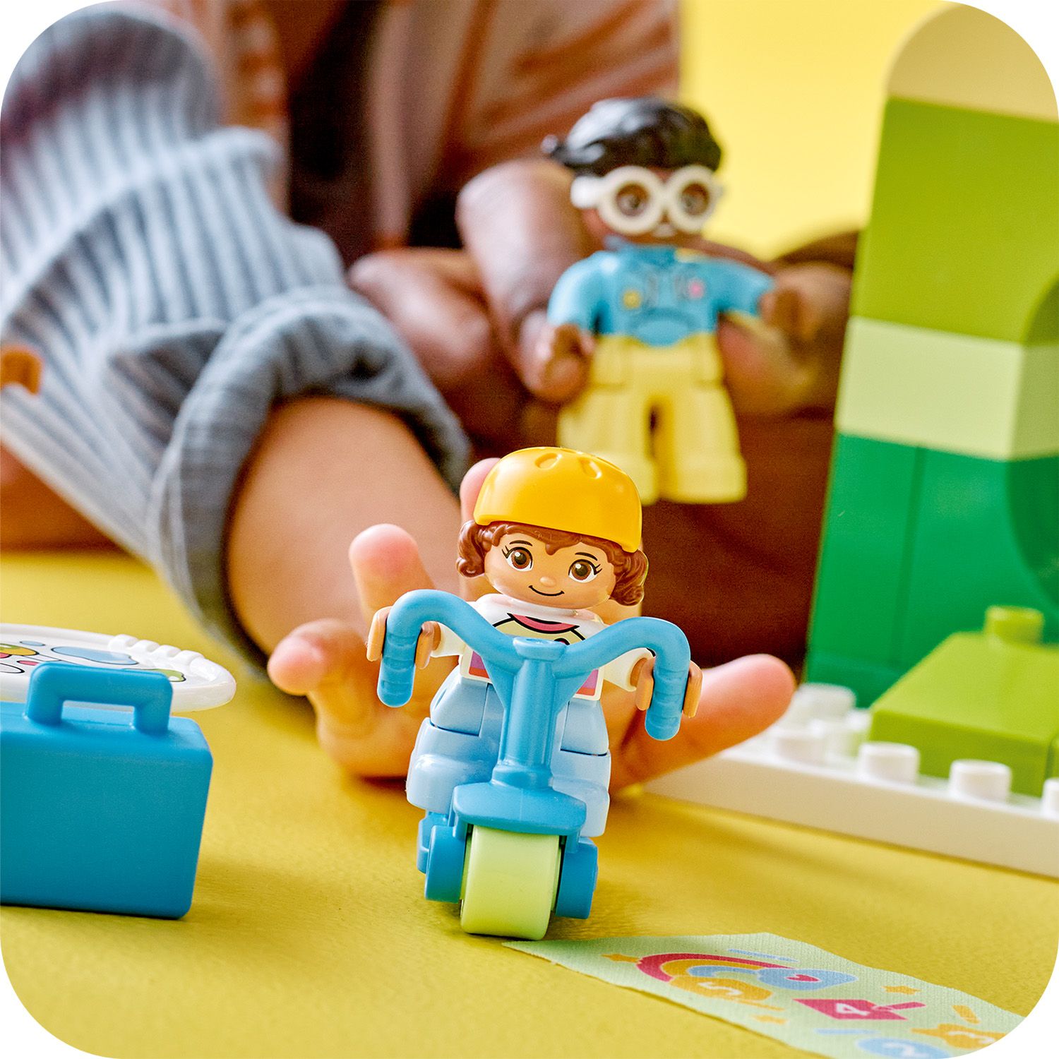 Конструктор LEGO DUPLO Будни в детском саду, 67 деталей (10992) - фото 7