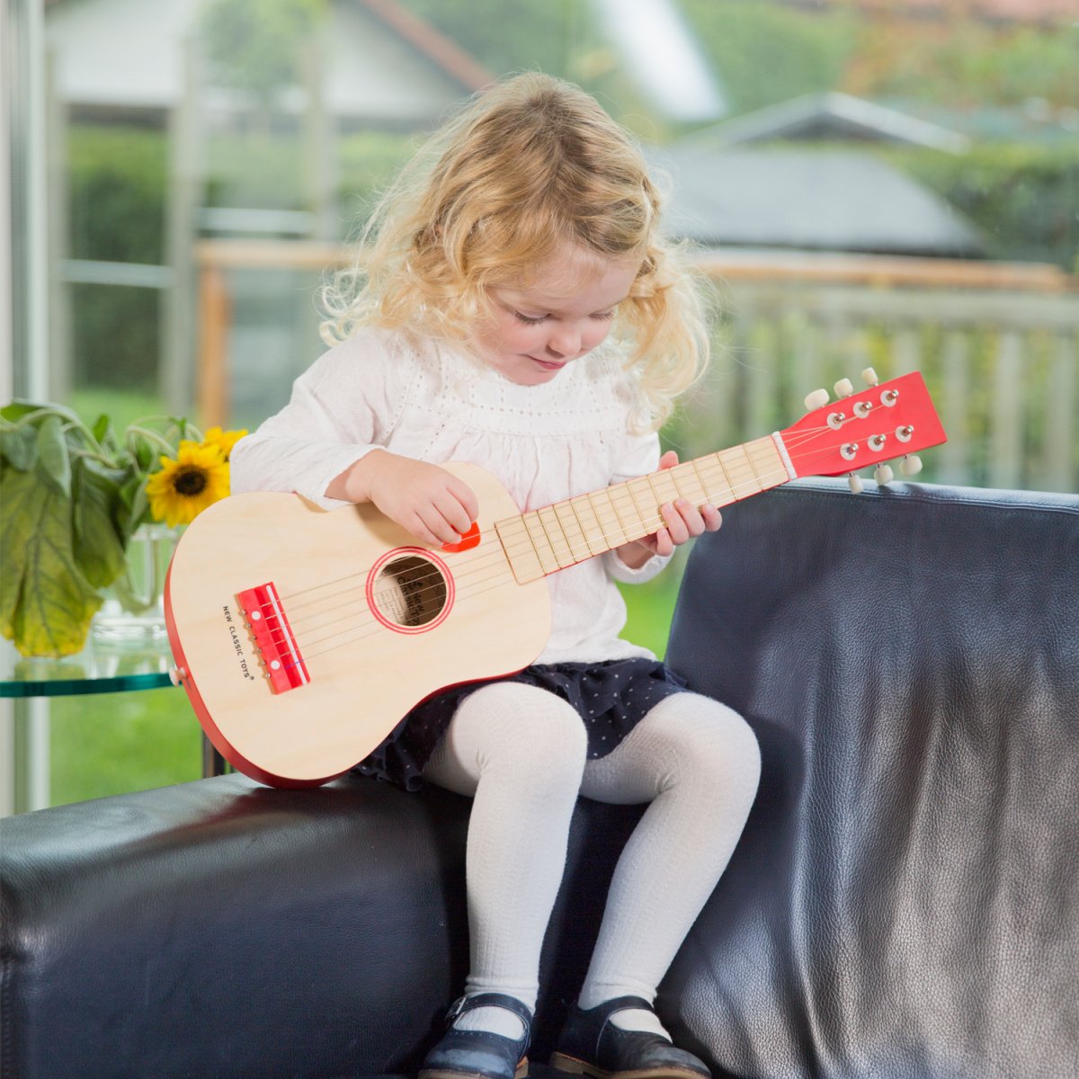 Детская гитара New Classic Toys красная (10300) - фото 4