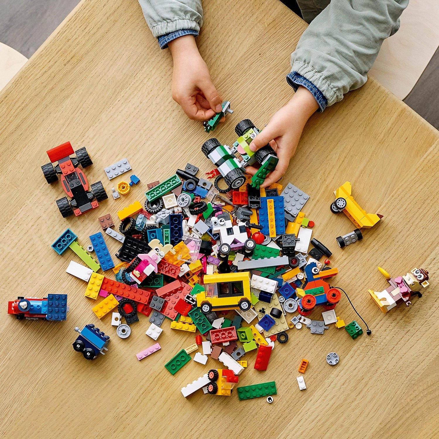 Конструктор LEGO Classic Кубики и колеса, 653 детали (11014) - фото 14