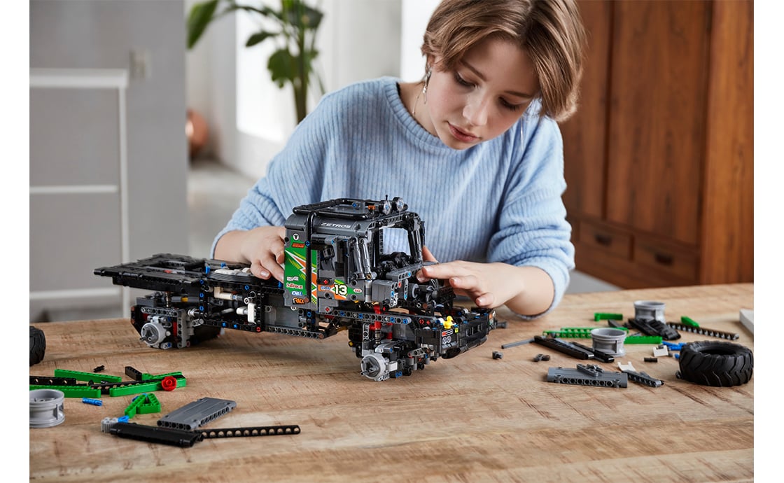 Конструктор LEGO Technic Пробна вантажівка Mercedes-Benz Zetros Toyrc, 2110 деталей (42129) - фото 11