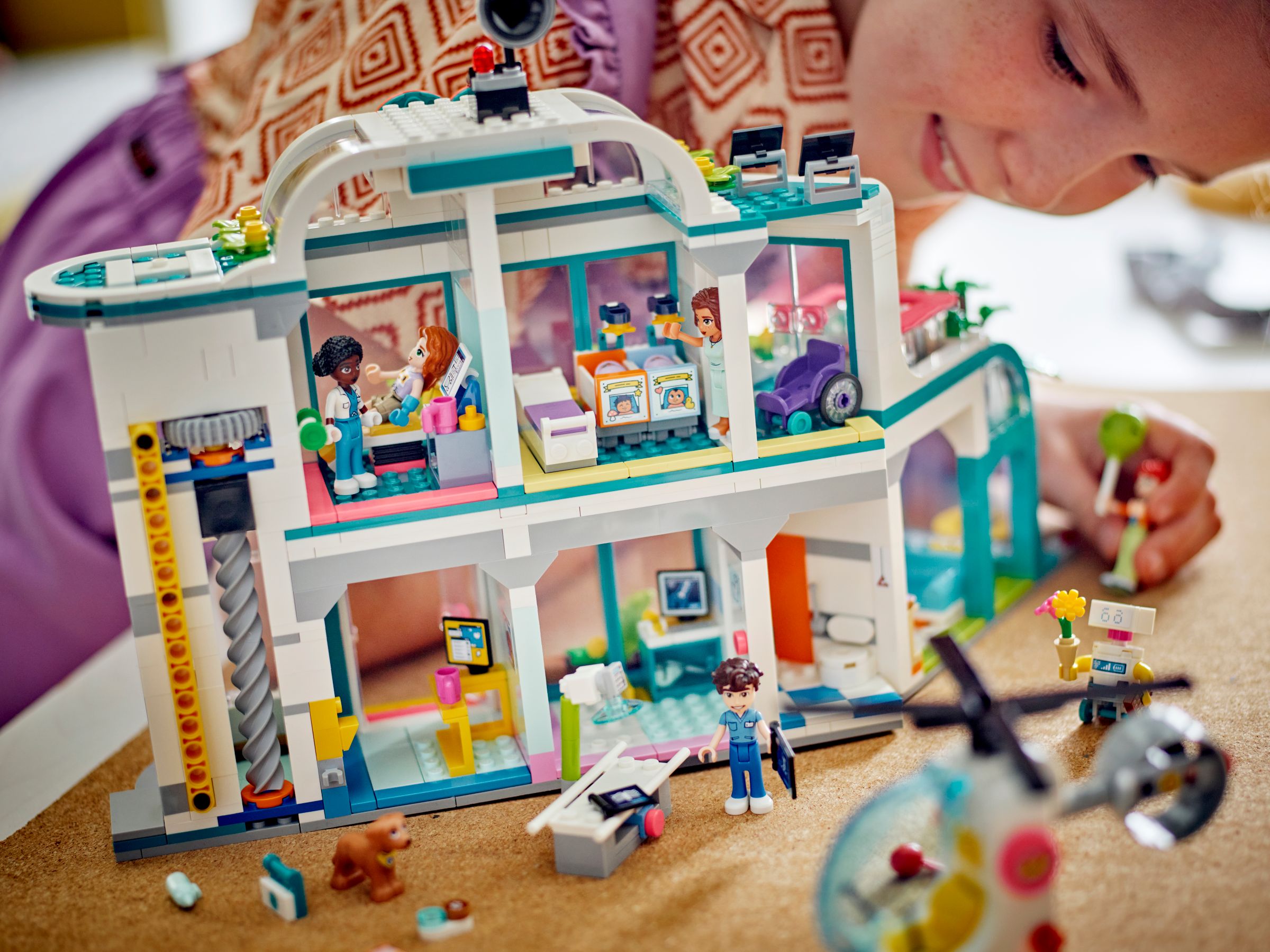 Конструктор LEGO Friends Лікарня в Хартлейк-Сіті 1045 деталі (42621) - фото 12