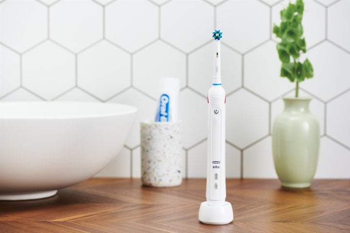 Електрична зубна щітка Oral-b Smart 4 CrossAction White - фото 7
