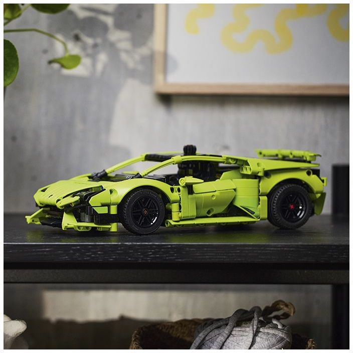 Конструктор LEGO Technic Lamborghini Huracán Tecnica, 806 деталей (42161) - фото 5