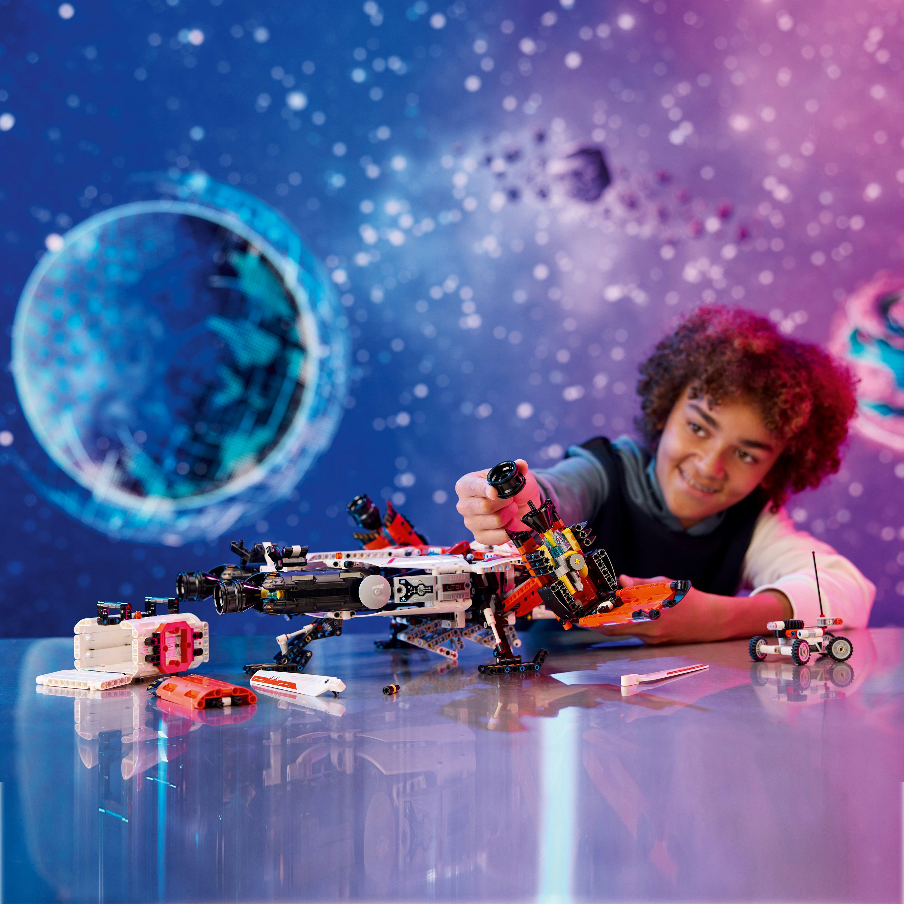 Конструктор LEGO Technic Грузовой космический корабль VTOL LT81, 1365 деталей (42181) - фото 3