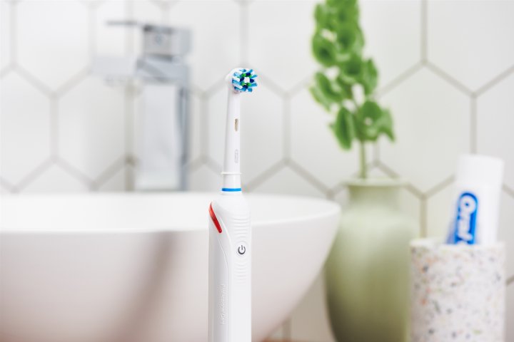 Электрическая зубная щетка Oral-b Smart 4 CrossAction White - фото 10