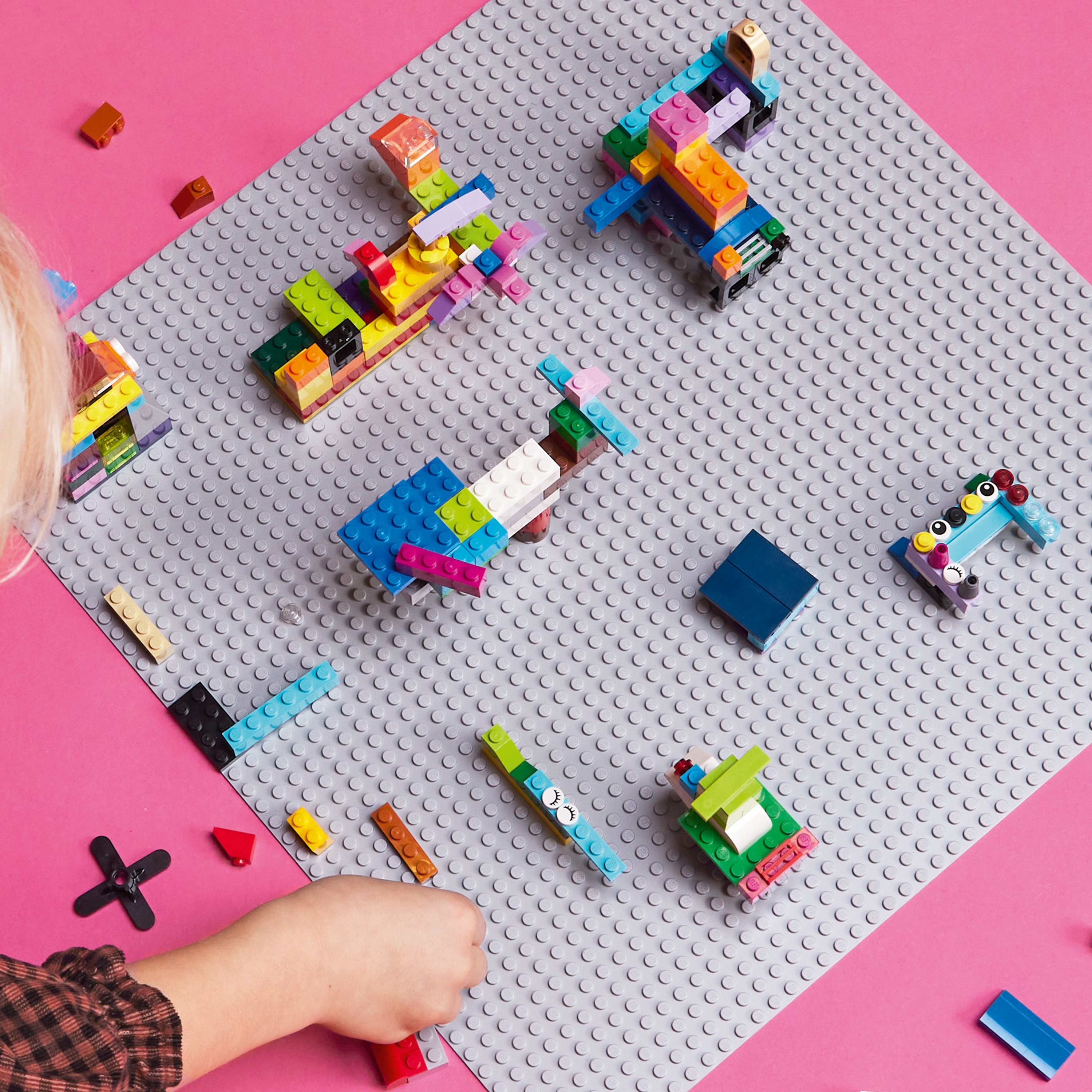 Конструктор LEGO Classic Сіра базова пластина, 1 деталь (11024) - фото 5