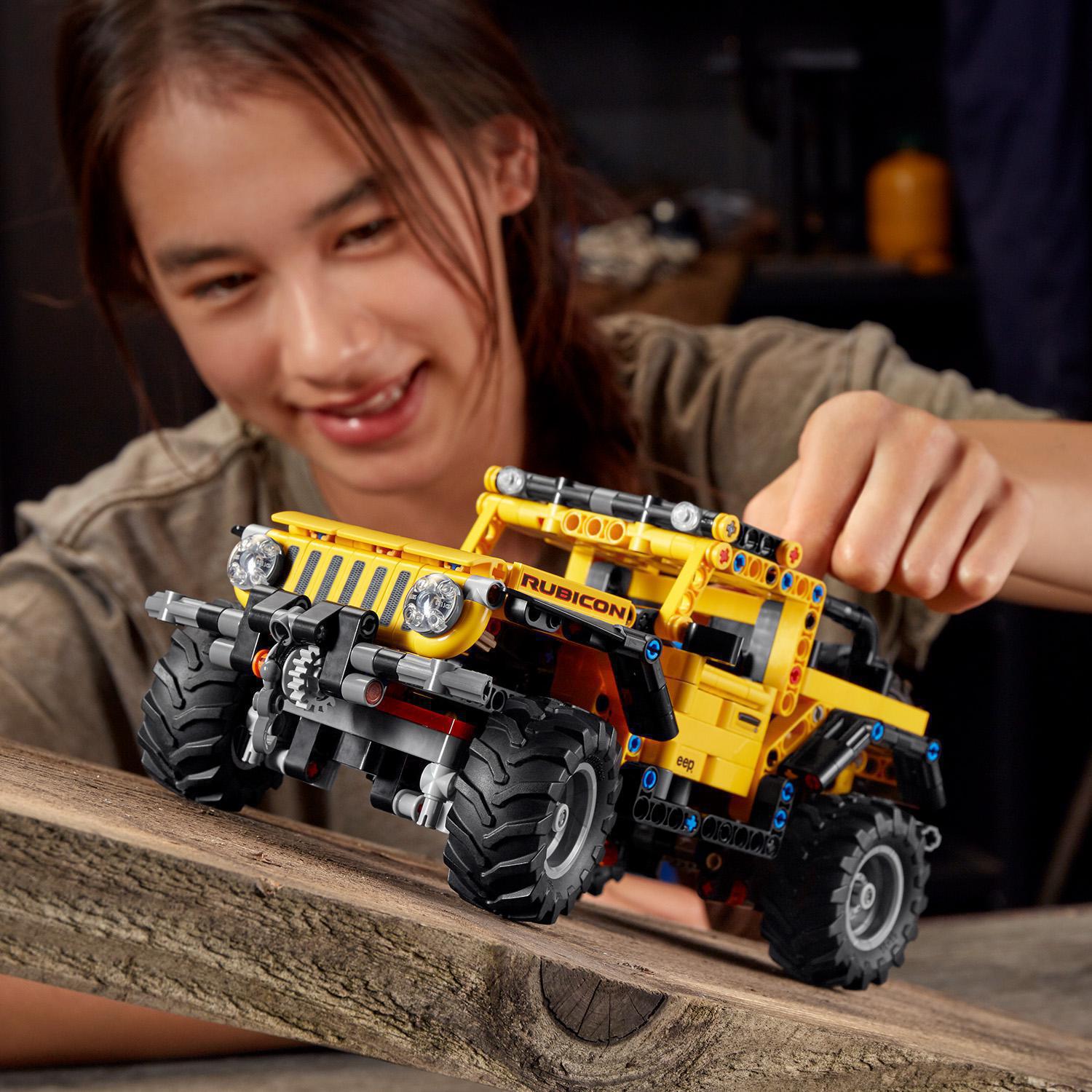 Конструктор LEGO Technic Jeep Wrangler, 665 деталей (42122) - фото 11