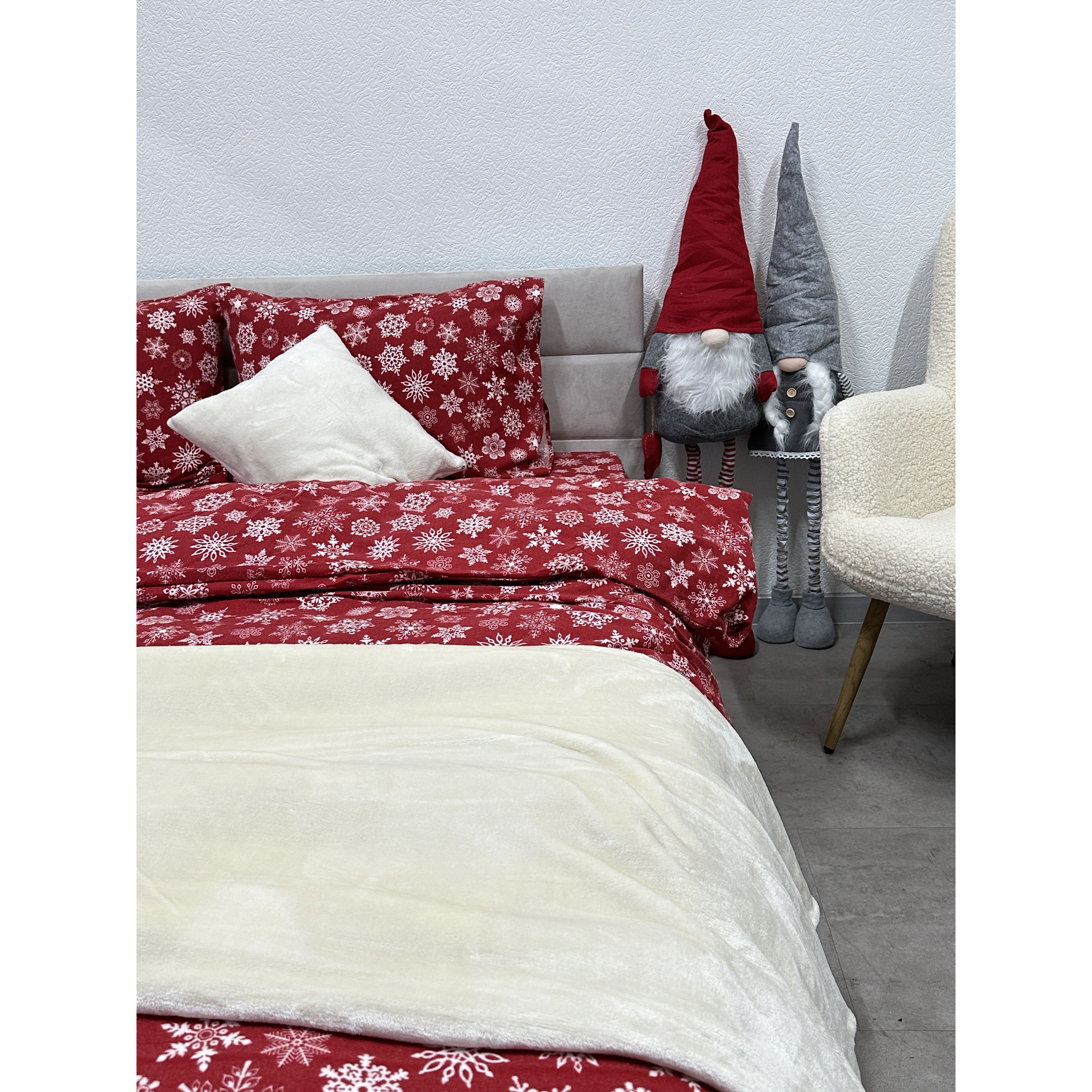 Комплект постільної білизни Ecotton сімейний 15505 Сніжинка на червоному (24267) - фото 4