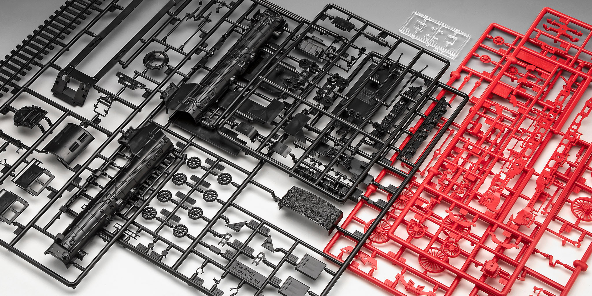 Сборная модель Revell Экспресс локомотив BR02 с тендером 2'2 T30 масштаб 1:87, 159 деталей (RVL-02171) - фото 8