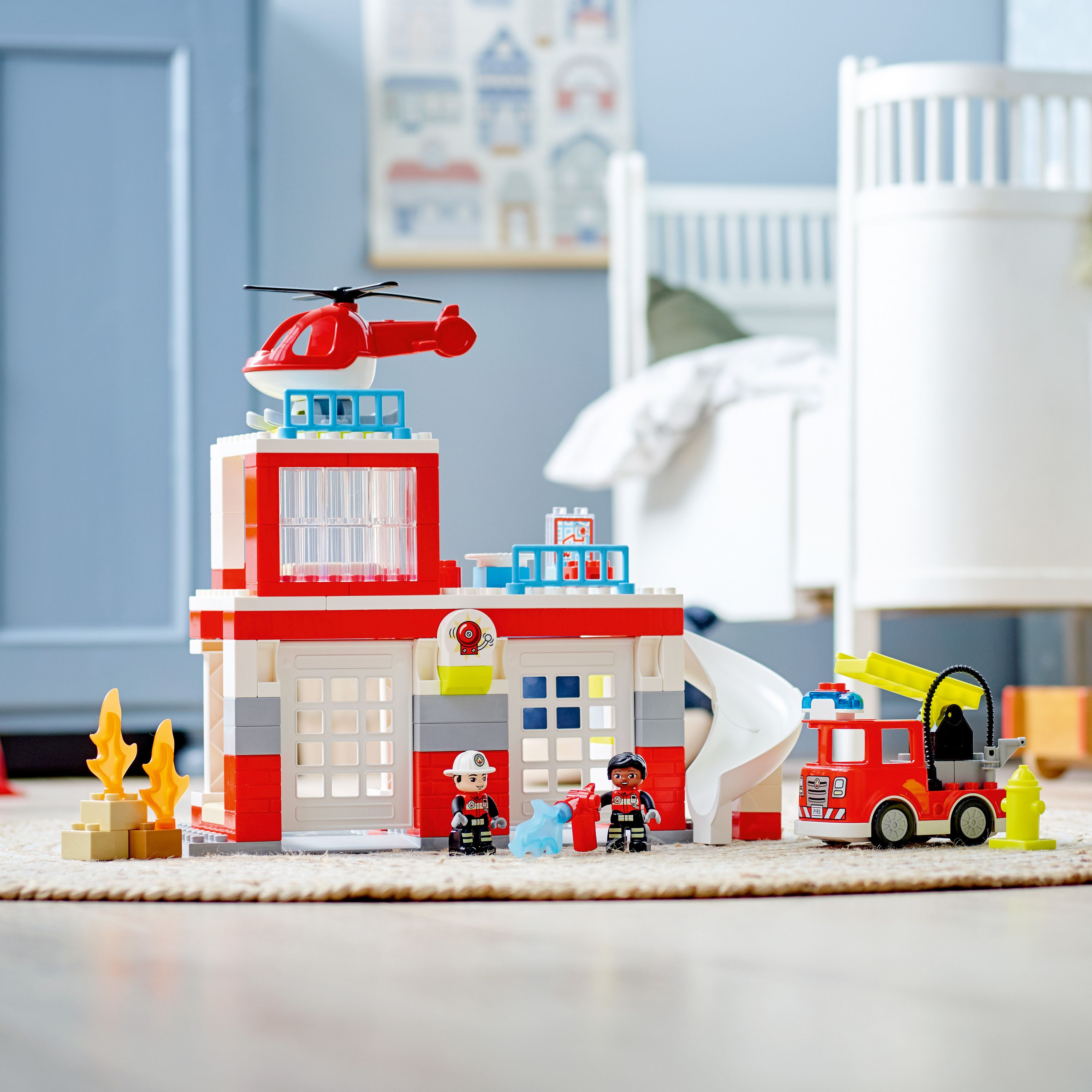 Конструктор LEGO DUPLO Пожарная часть и вертолет, 117 деталей (10970) - фото 4