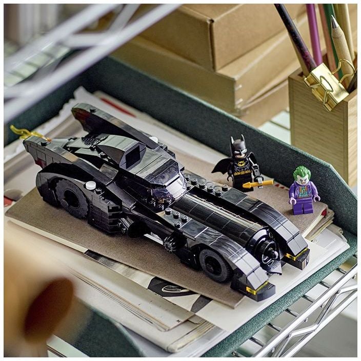 Конструктор LEGO Super Heroes DC Бетмобіль: Бетмен проти Джокера, 438 деталей (76224) - фото 4