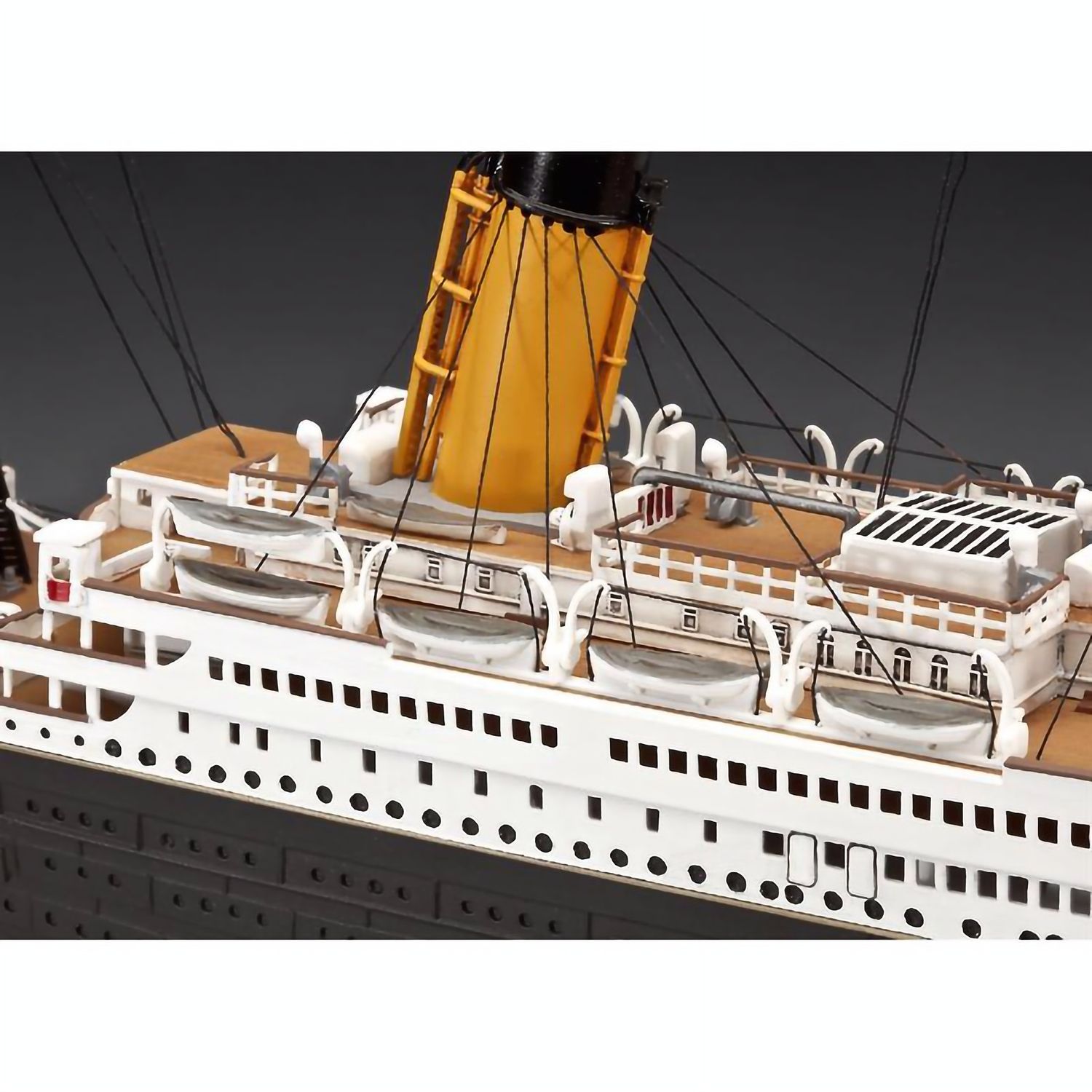 Збірна модель Revell Лайнер Титанік. До 100-річчя побудови, рівень 5, 1:400, 262 деталі (RVL-05715) - фото 4