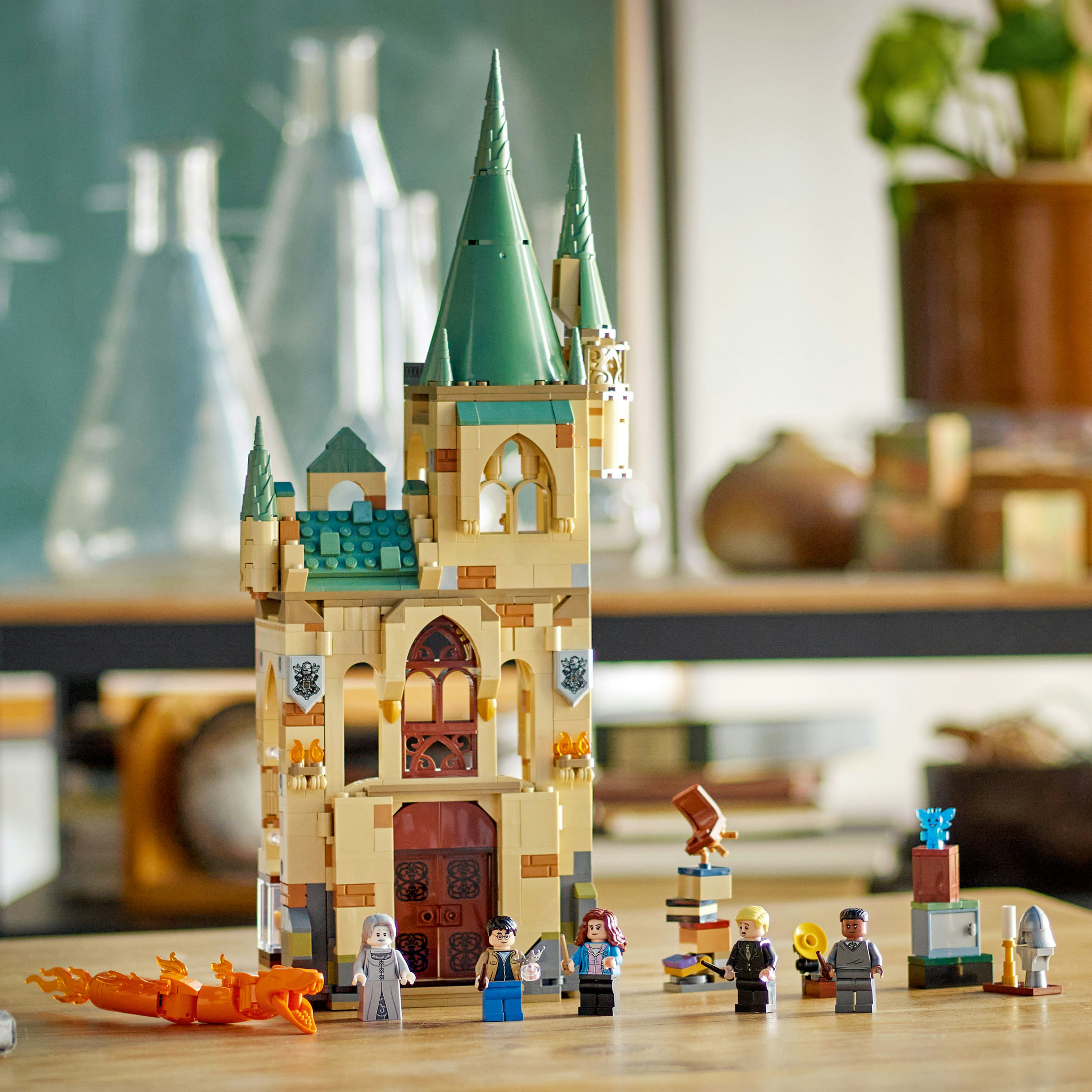 Конструктор LEGO Harry Potter Хогвартс: Комната по требованию, 587 деталей (76413) - фото 3