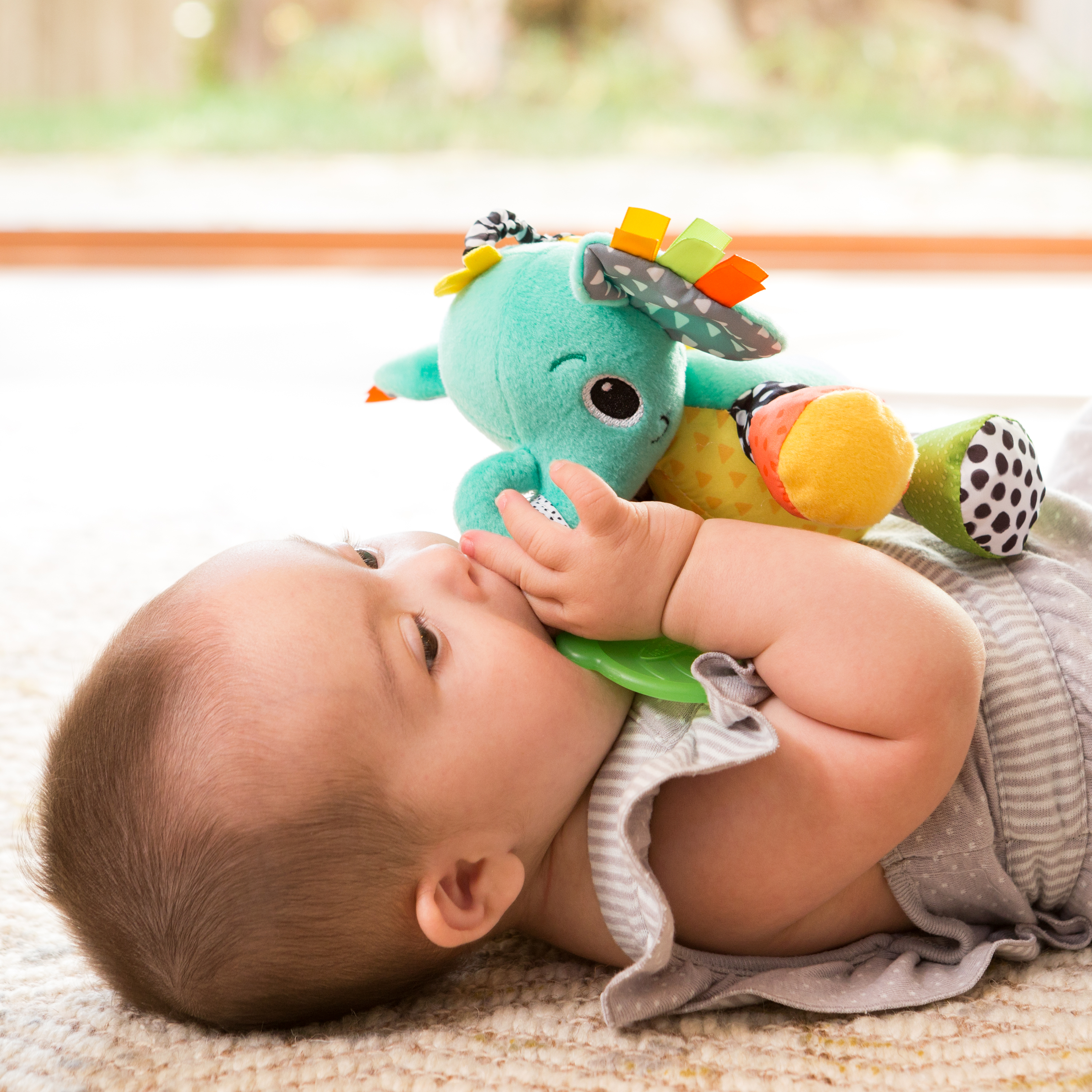 Іграшка-підвіска з прорізувачем Infantino Слоненя (005378I) - фото 3