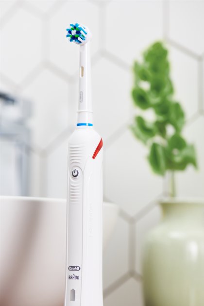 Електрична зубна щітка Oral-b Smart 4 CrossAction White - фото 8