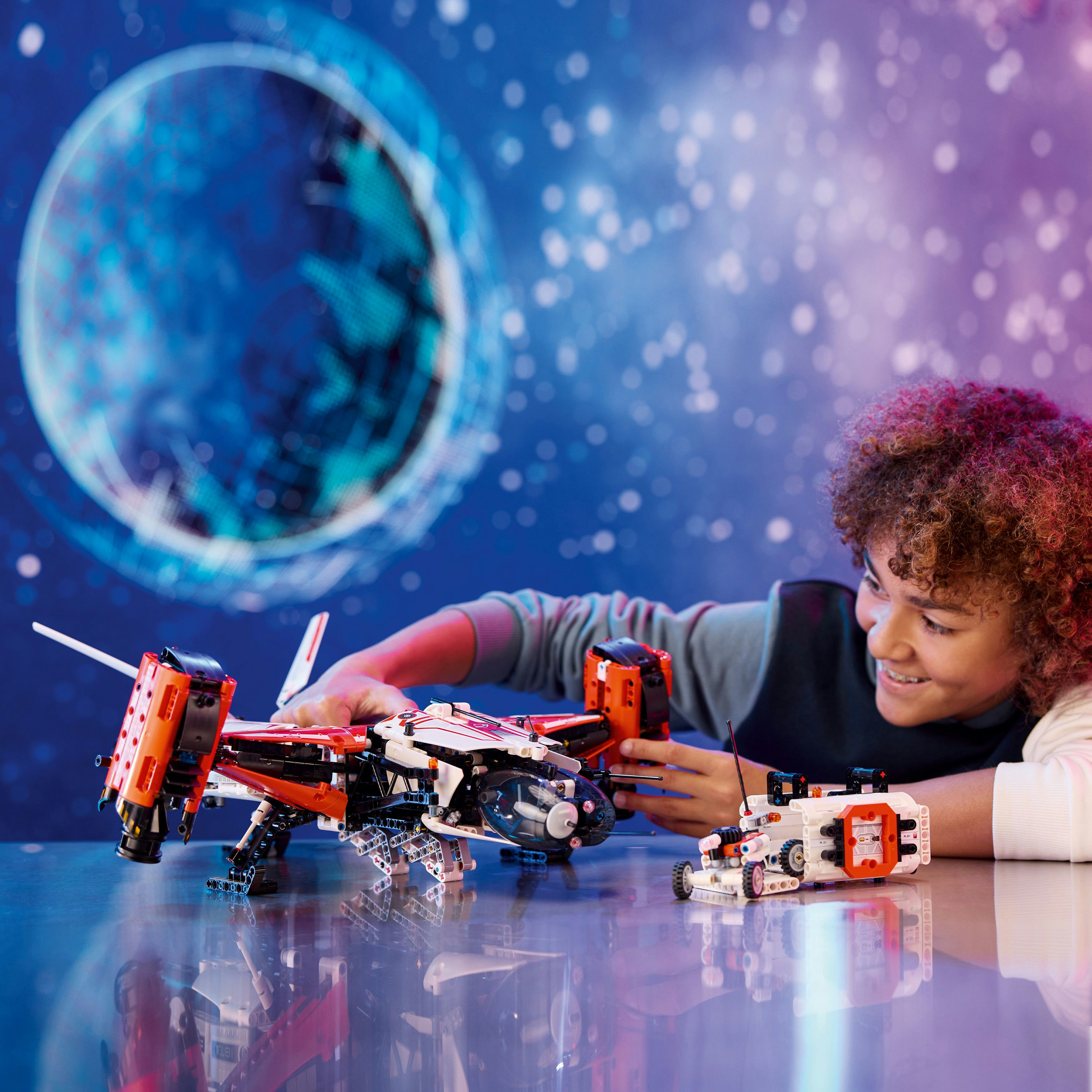 Конструктор LEGO Technic Грузовой космический корабль VTOL LT81, 1365 деталей (42181) - фото 4