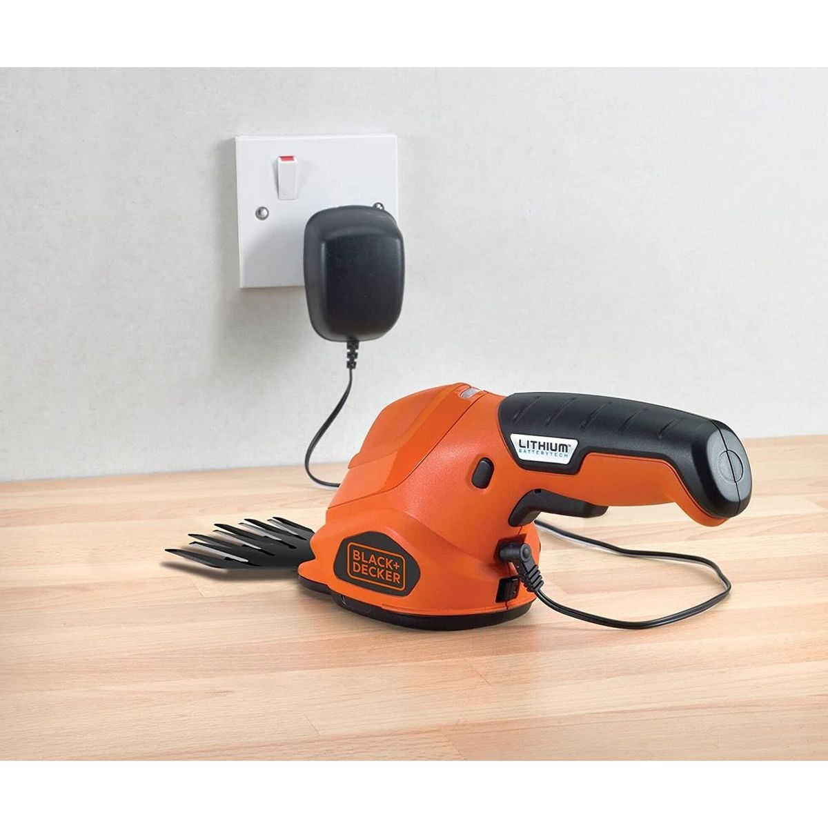 Кусторез Black+Decker аккумуляторный (GSL200-QW) - фото 6