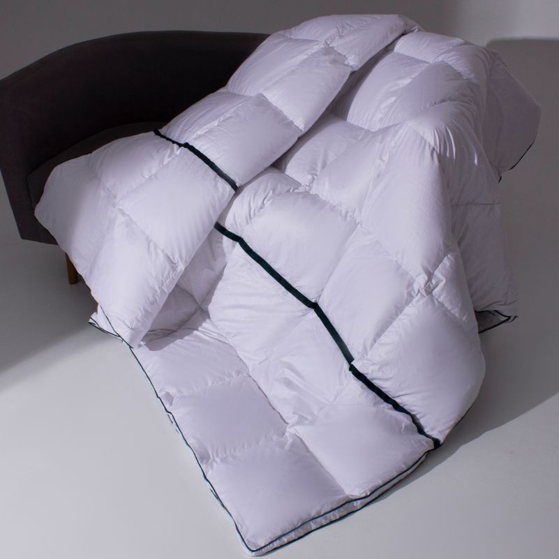 Одеяло пуховое MirSon Imperial Style, зимнее, 205х140 см, белое с зеленым кантом - фото 1