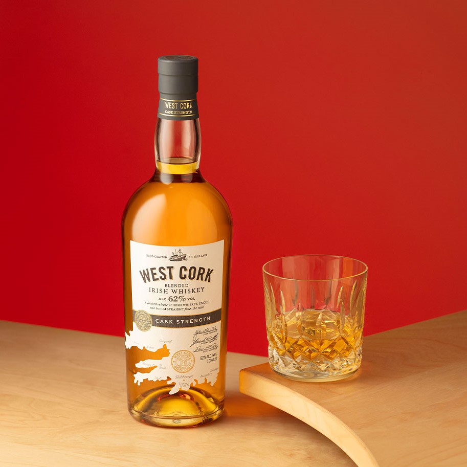 Віскі West Cork Cask Strength Blended Irish Whiskey 62% 0.7 л у подарунковій упаковці - фото 2