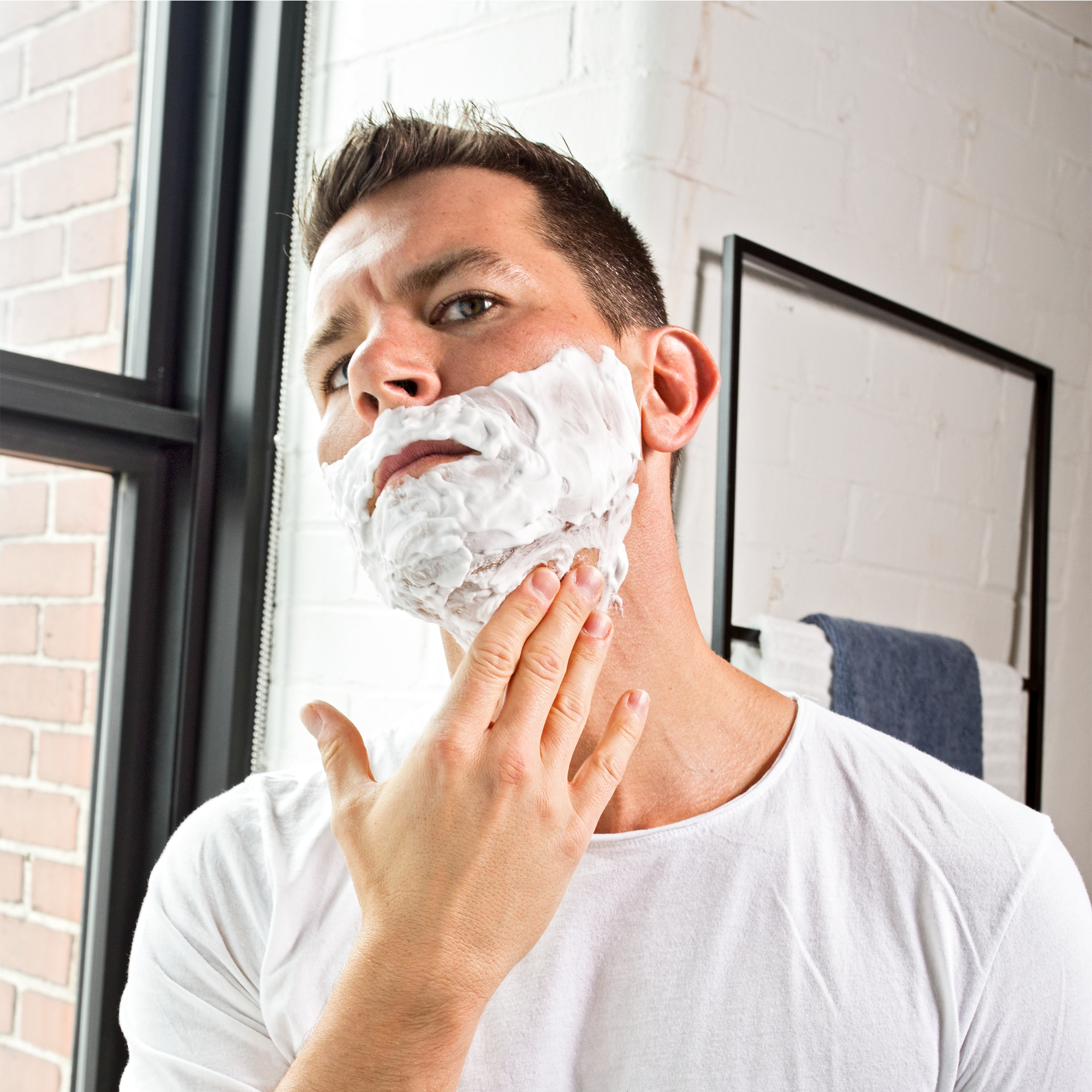 Подарунковий набір Gillette: Гель для гоління Series Sensitive Skin Shave Gel For Men 200 мл + Бальзам після гоління 3в1 Миттєве зволоження 50 мл - фото 5