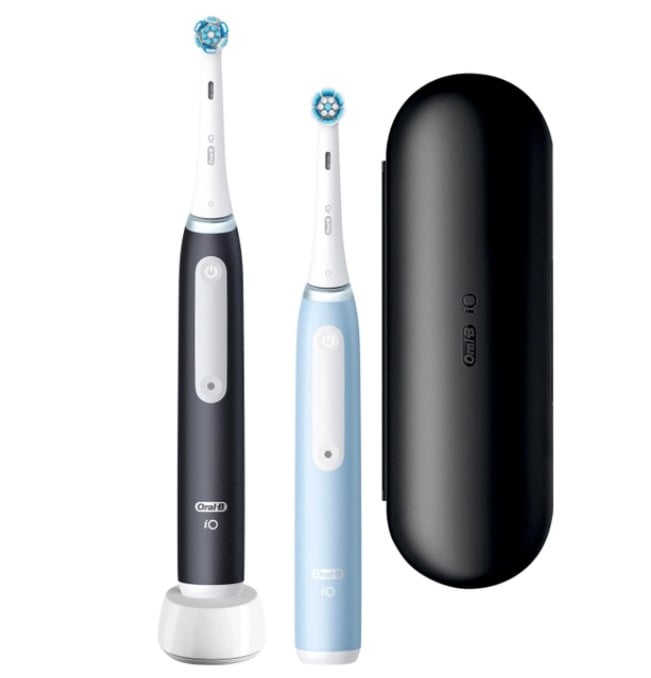 Набір електричних зубних щіток Oral-B Braun iO3 чорна та блакитна + футляр - фото 2