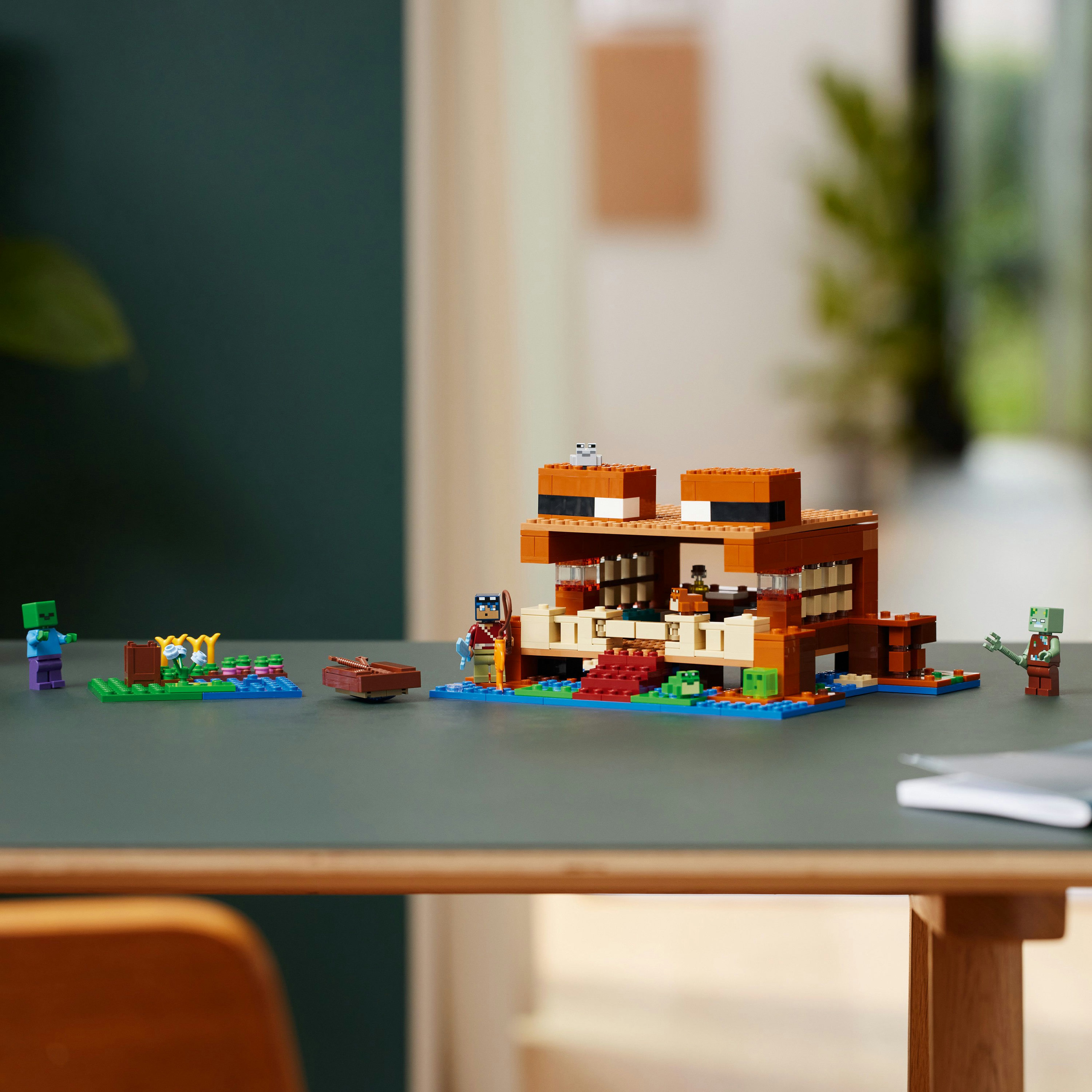 Конструктор LEGO Minecraft Дом в форме лягушки 400 детали (21256) - фото 5