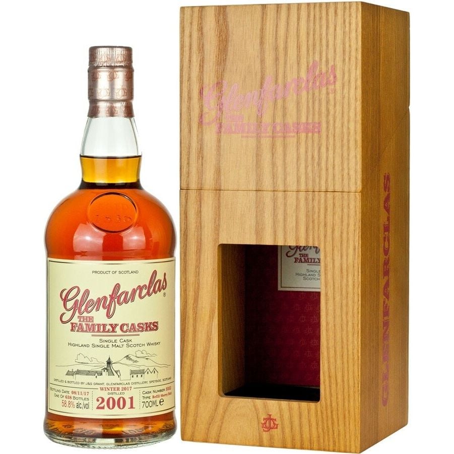 Виски Glenfarclas The Family Cask 2001 S22 #3383 Single Malt Scotch Whisky 58.8% 0.7 л в деревянной коробке - фото 1