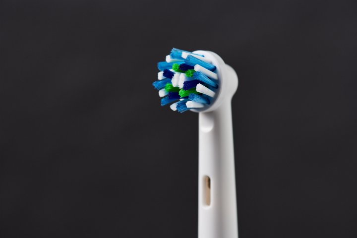 Электрическая зубная щетка Oral-B Smart 6 CrossAction Blue - фото 6