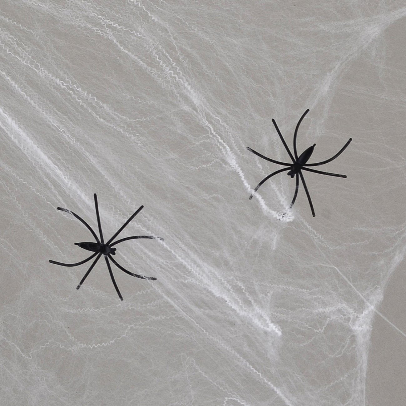 Паутина Yes! Fun Halloween с двумя паучками светится в темноте, 20 г, белая (974358) - фото 2