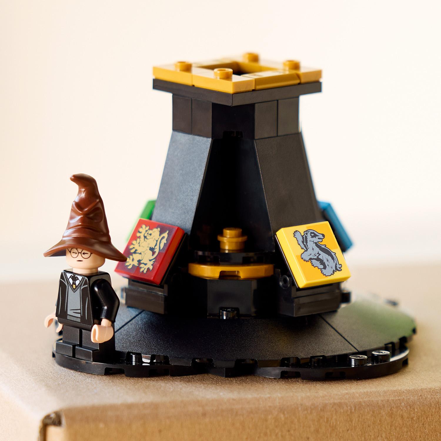 Конструктор LEGO Harry Potter Болтливая сортировочная шляпа 561 деталь (76429) - фото 8