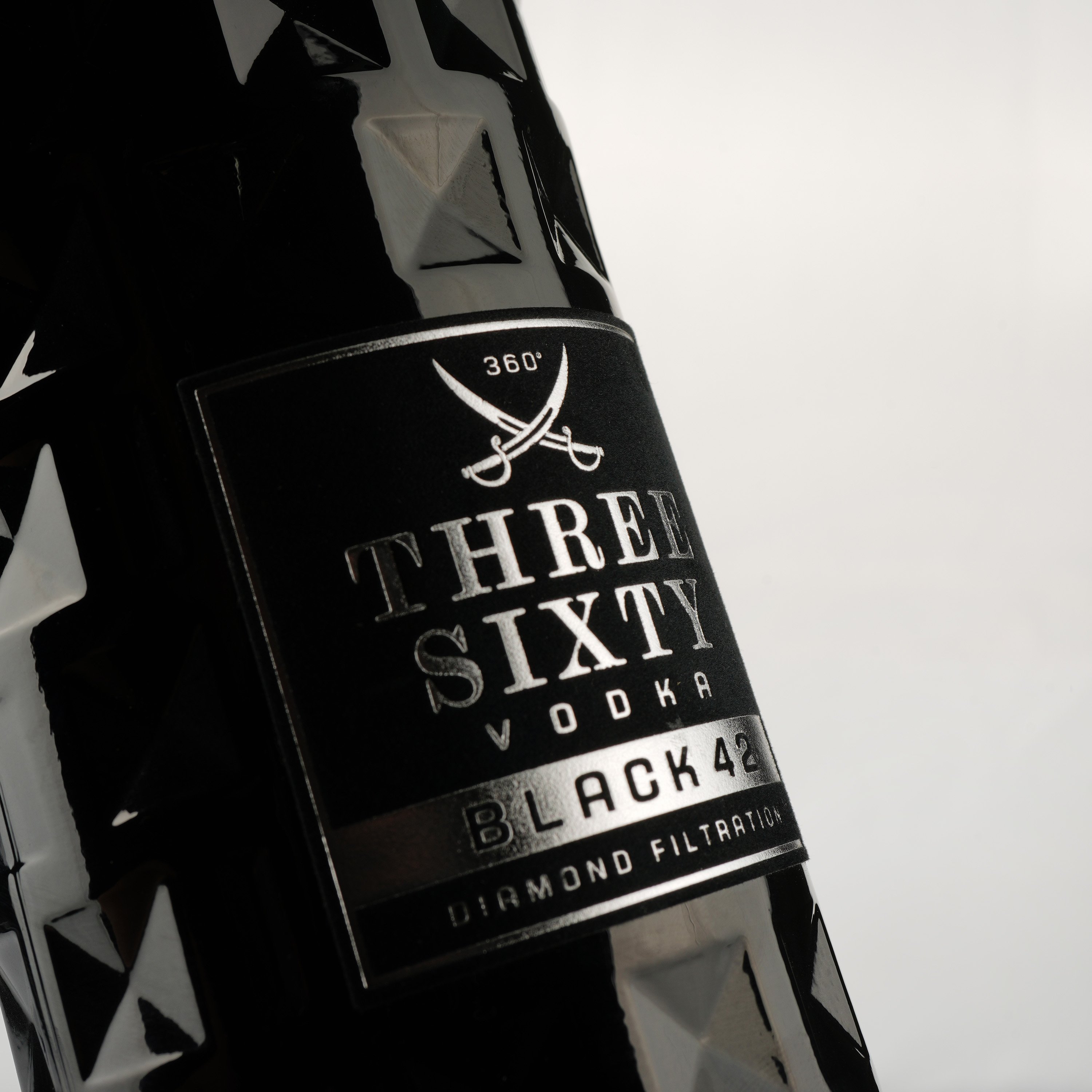 Горілка Three Sixty Vodka Black 42, 42%, 1 л - фото 5