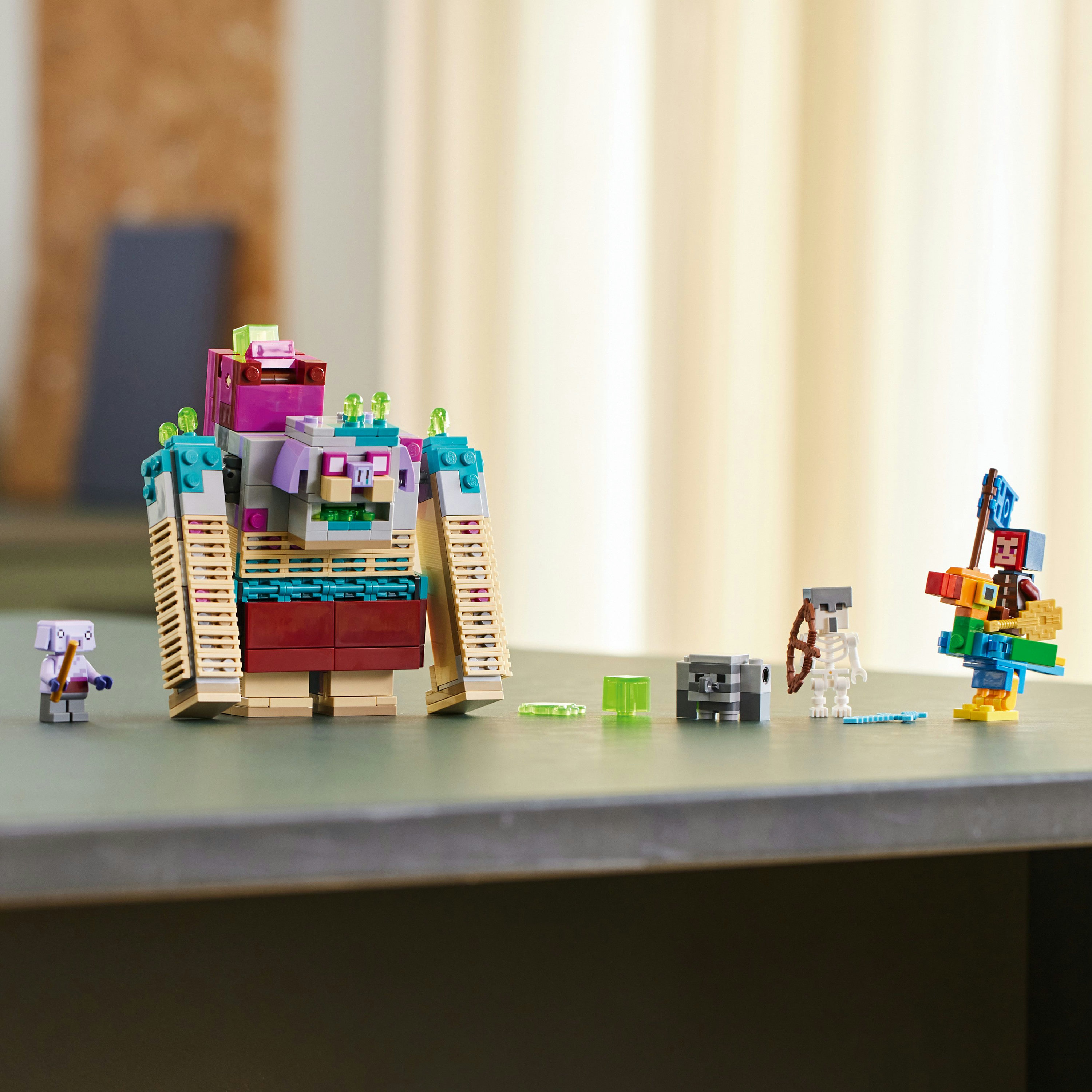 Конструктор LEGO Minecraft Схватка с пожирателем 420 детали (21257) - фото 4