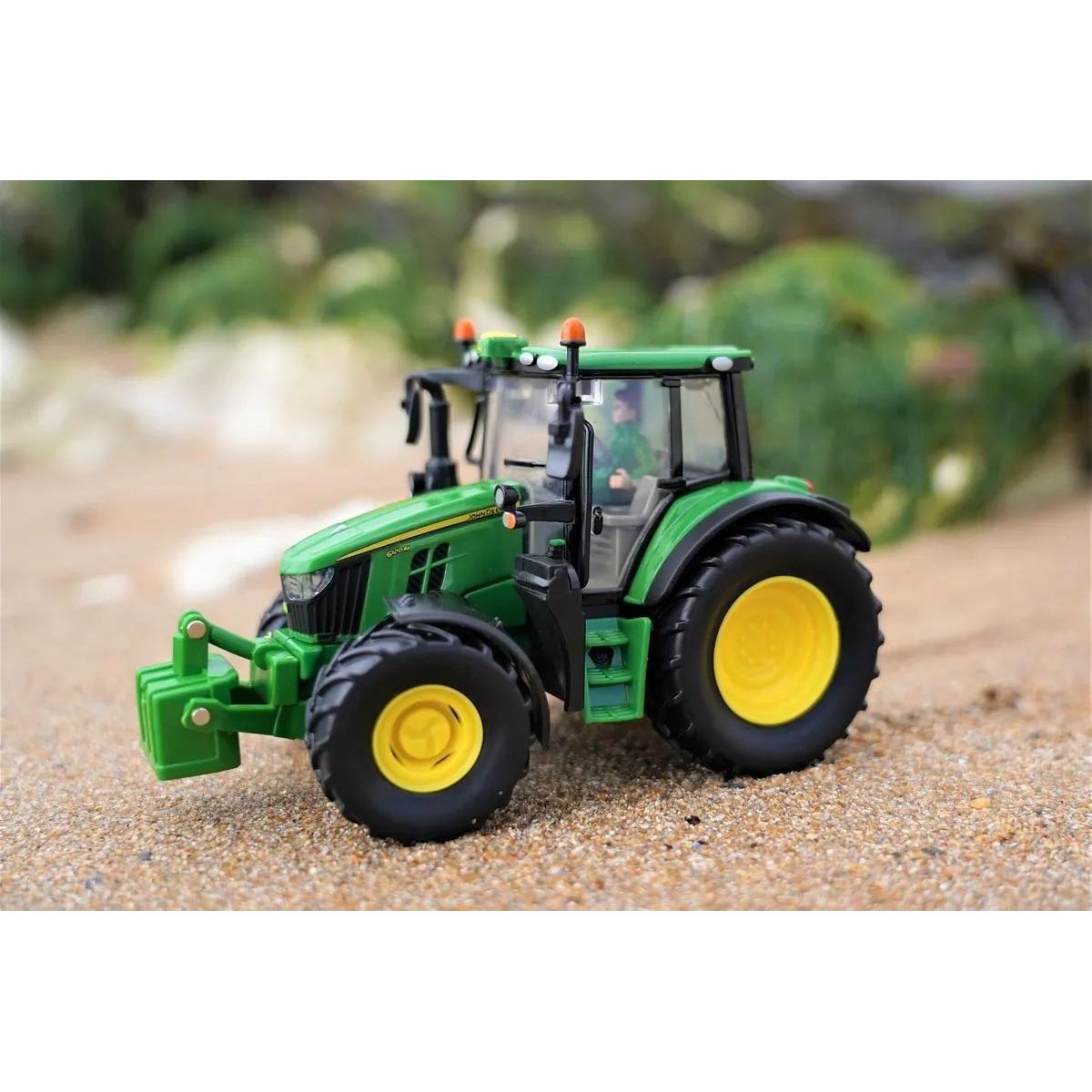 Модель Britains Трактор John Deere 6120M 1:32 (43248) - фото 6