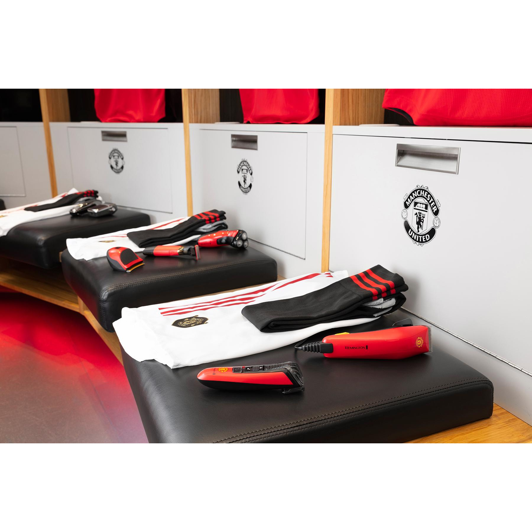 Машинка для стрижки Remington Colour Cut Manchester United HC5038 красная - фото 10