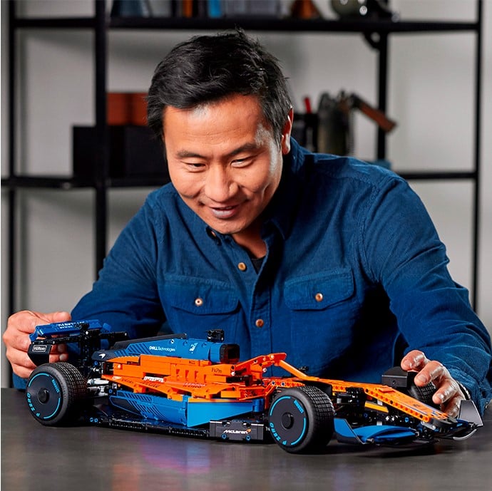 Конструктор LEGO Technic Гоночний автомобіль McLaren Formula, 1432 деталей (42141) - фото 9