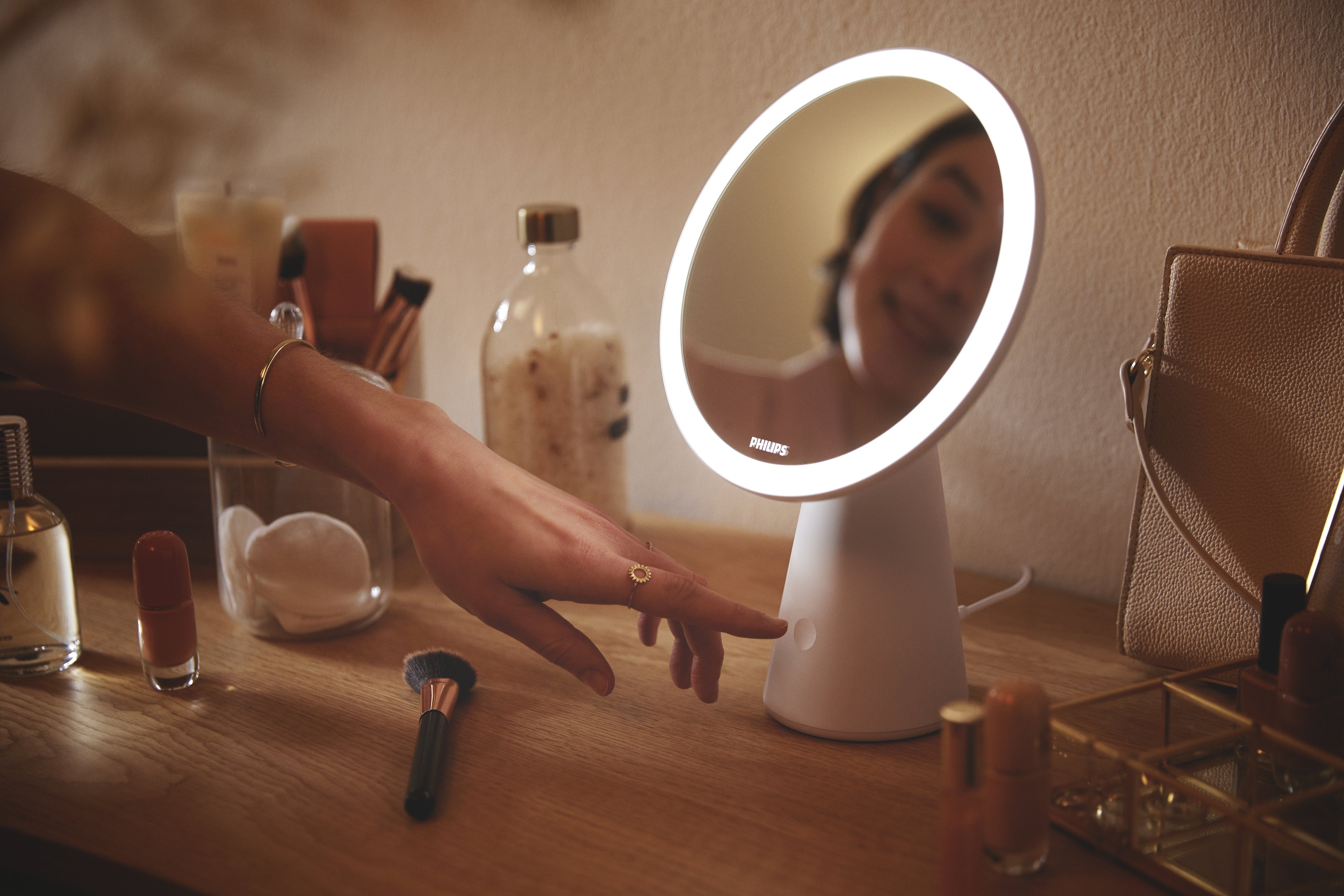 Дзеркало косметичне Philips Mirror Light EyeComfort 4.5W з акумулятором біле (929003195007) - фото 7