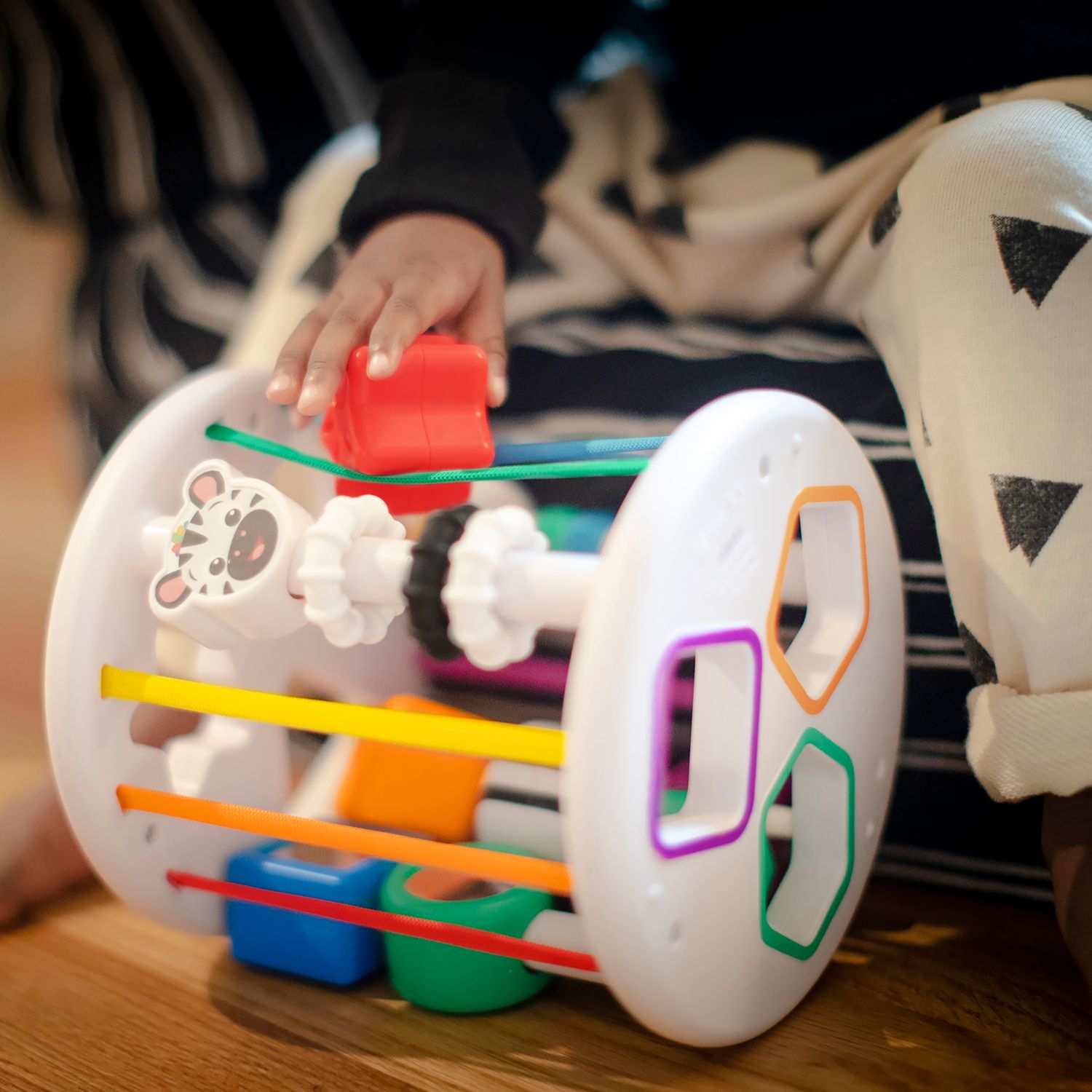 Іграшка-сортер Baby Einstein Zen & Cals Playground Sensory Shape Sorter (12493) - фото 3