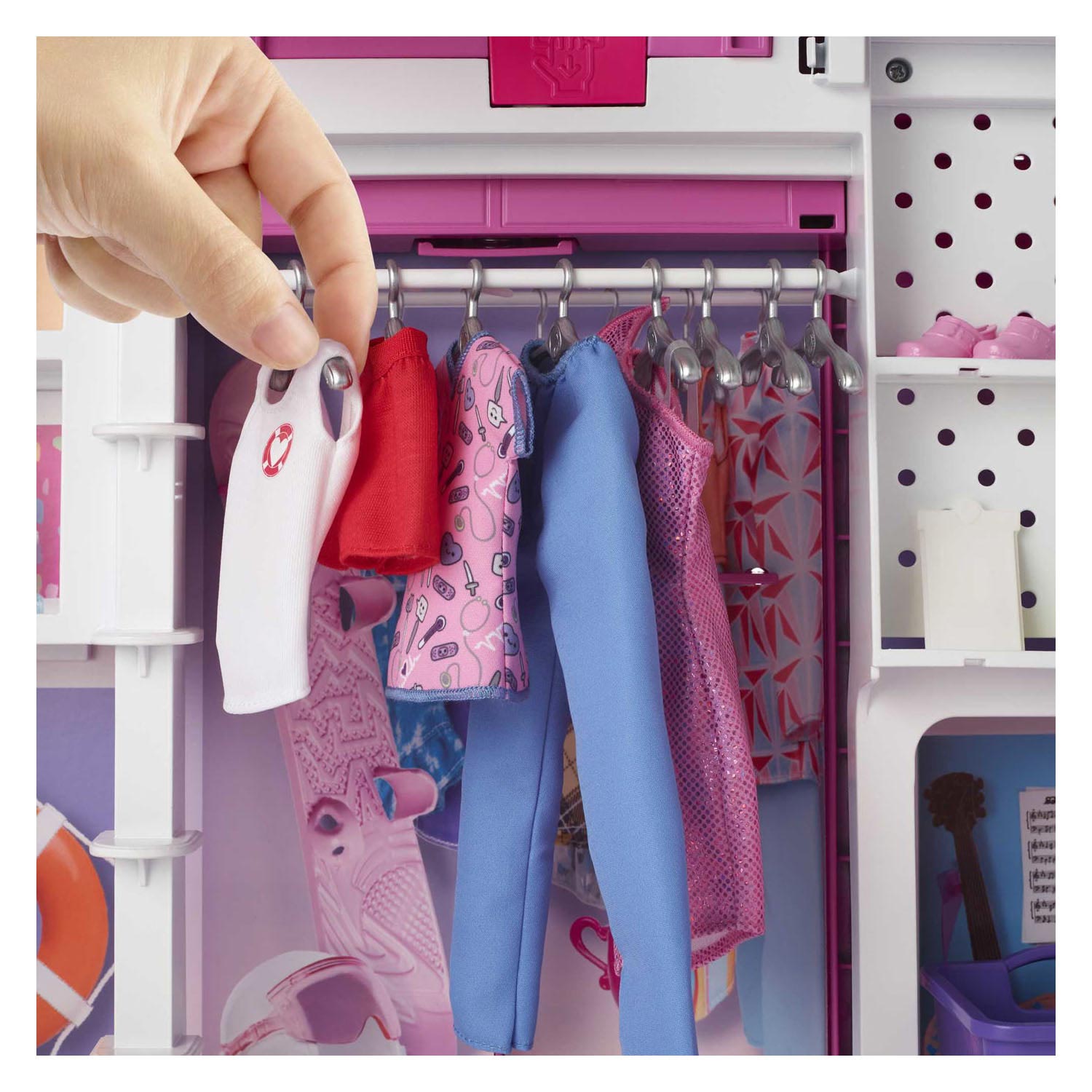 Двухэтажный шкаф мечты Barbie с куклой, 30 предметов (HGX57) - фото 4