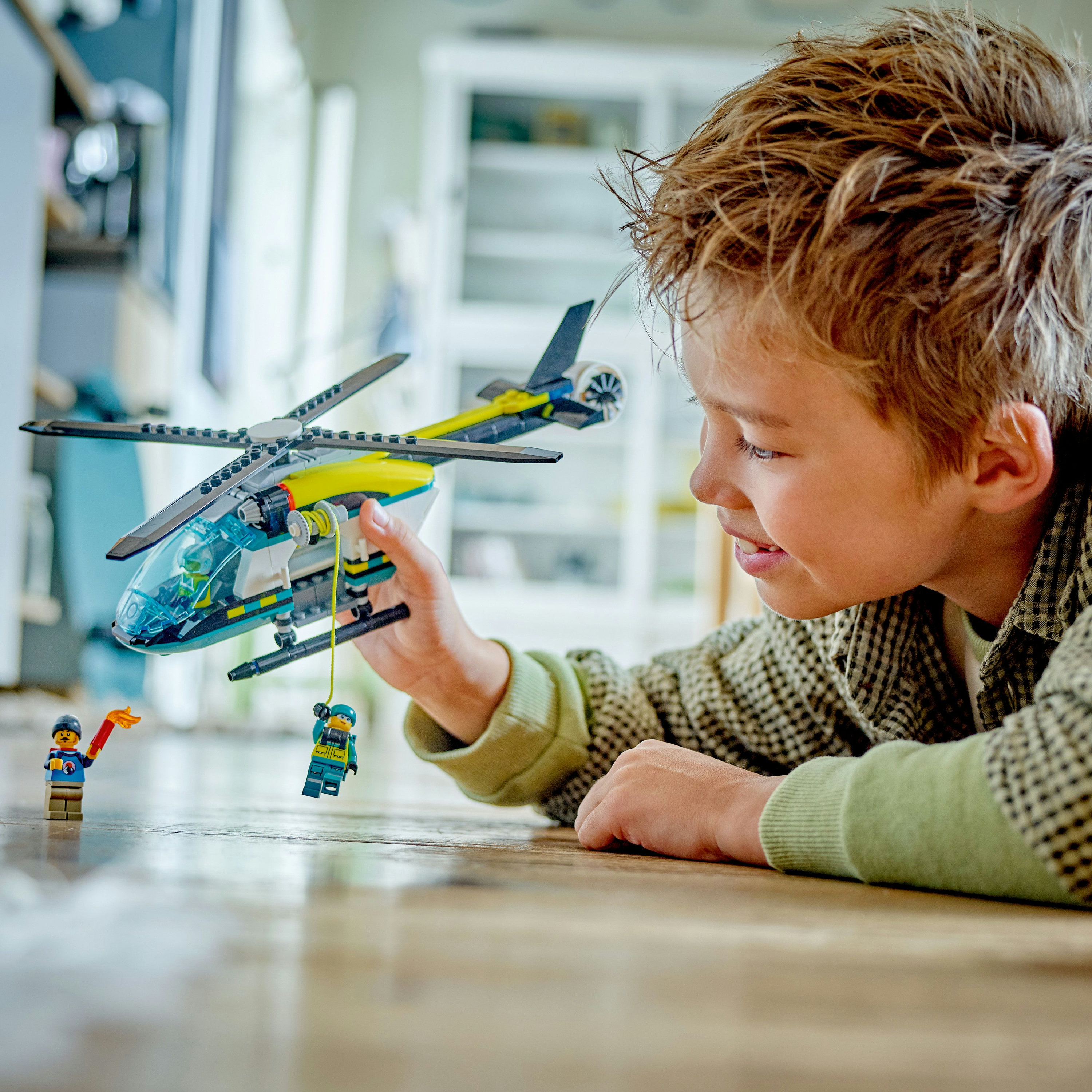 Конструктор LEGO City Вертолет аварийно-спасательной службы 226 деталей (60405) - фото 5
