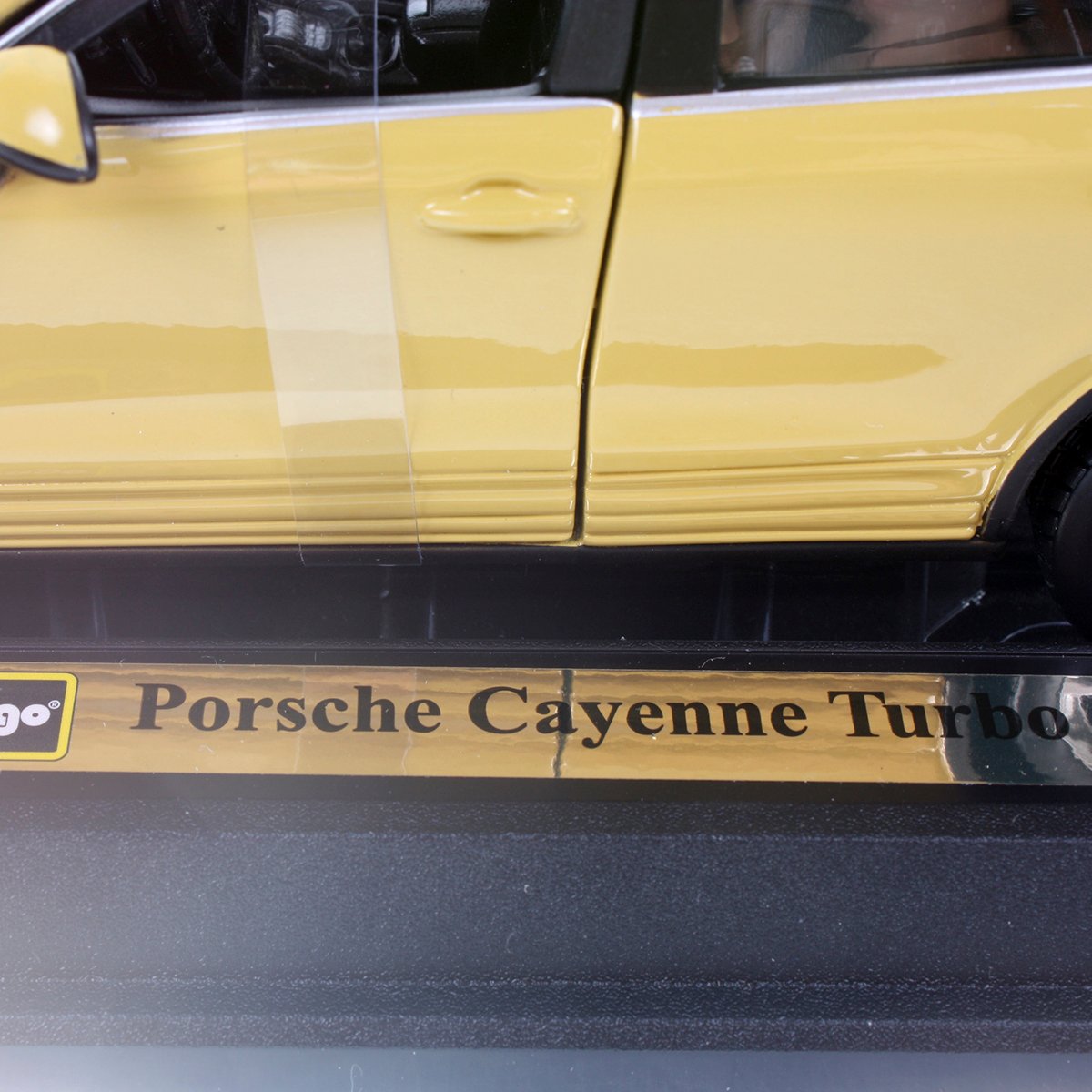 Автомодель Bburago Porsche Cayenne Turbo 1:24 жовта (18-21056) - фото 7