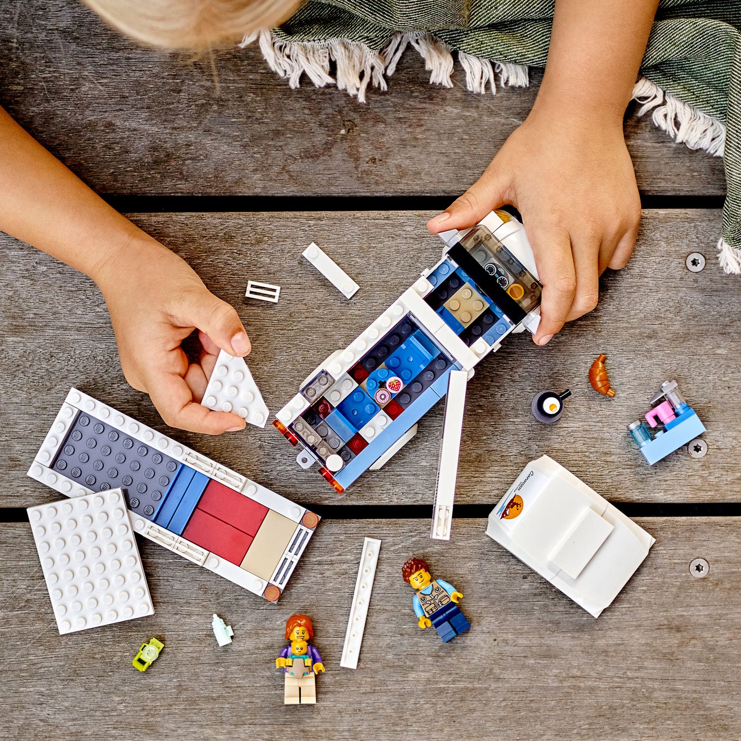 Конструктор LEGO City Канікули в будинку на колесах, 190 деталей (60283) - фото 5