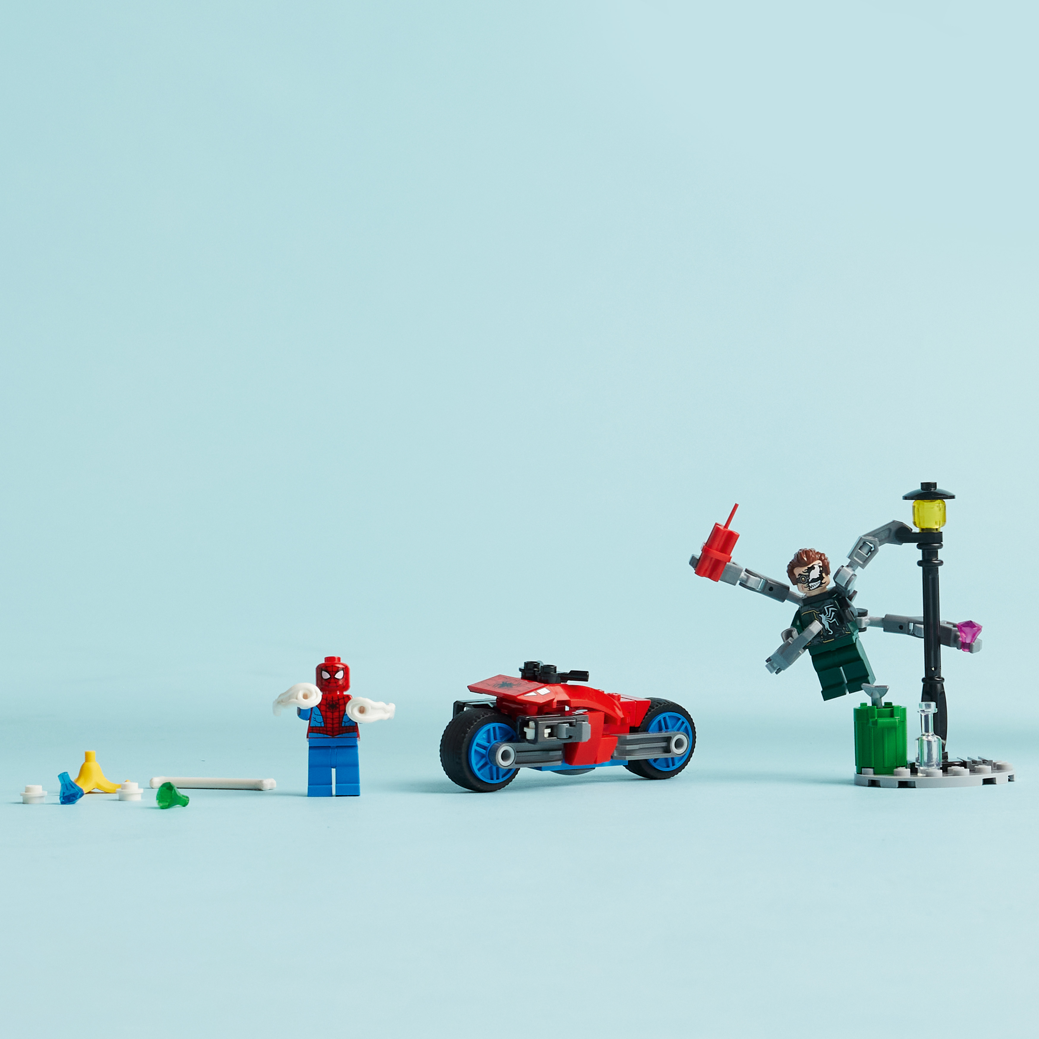 Конструктор LEGO Super Heroes Погоня на мотоциклах Человек-Паук vs. Доктор Осьминог 77 детали (76275) - фото 5