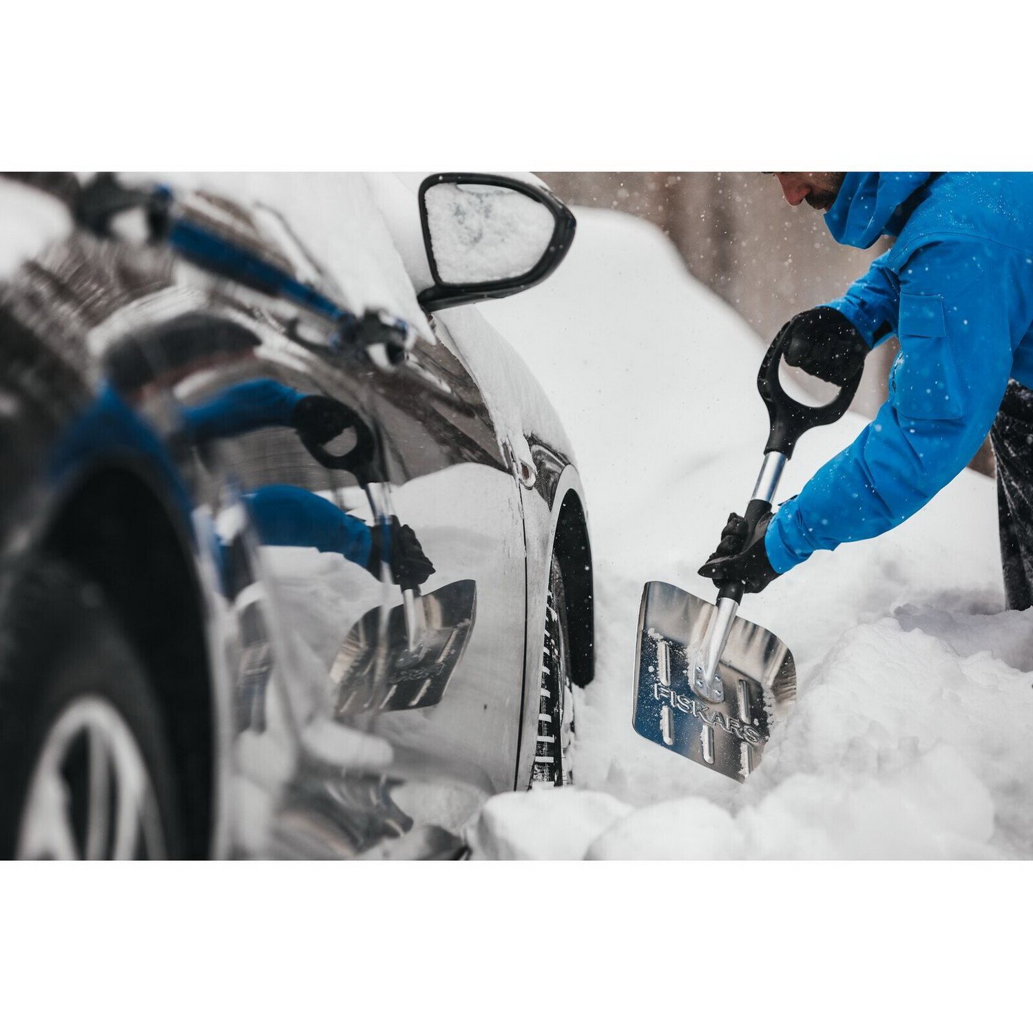 Лопата автомобільна для снігу Fiskars Light, полегшена, 71,5 см (1000740) - фото 2