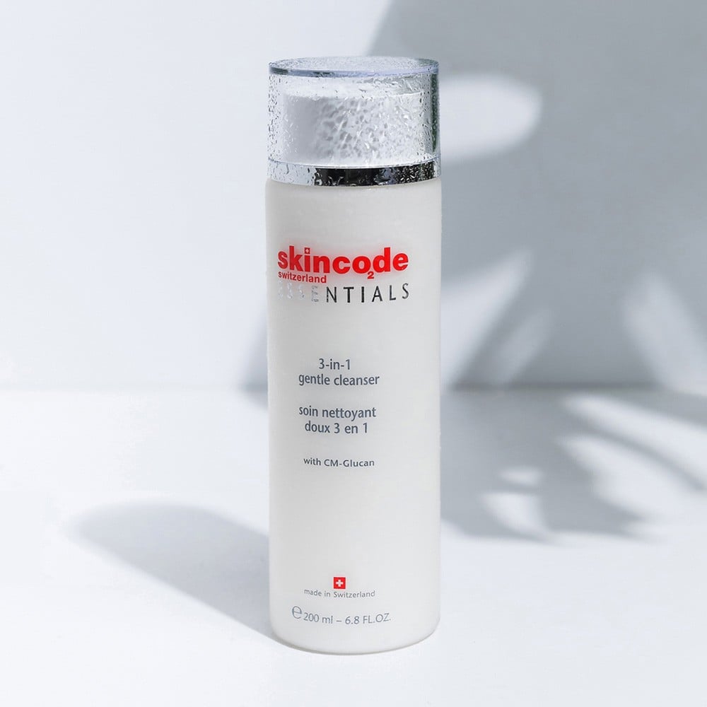 Очищувальна емульсія Skincode Essentials Gentle Cleanse, 3 в 1, 200 мл (1033) - фото 3