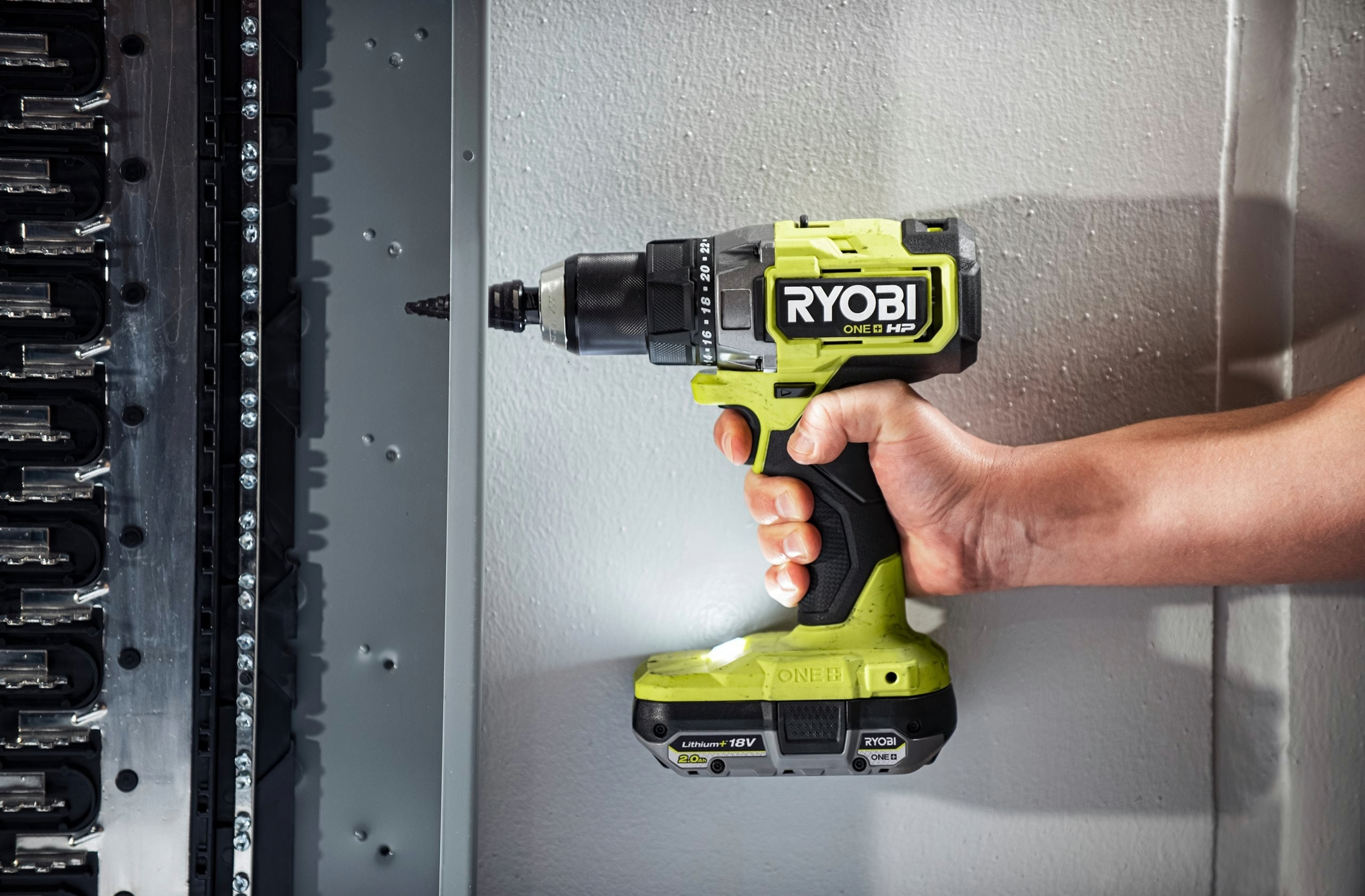 Акумулятор Ryobi ONE+ RB1820C 18В 2А/год (5133005052UNP) - фото 6